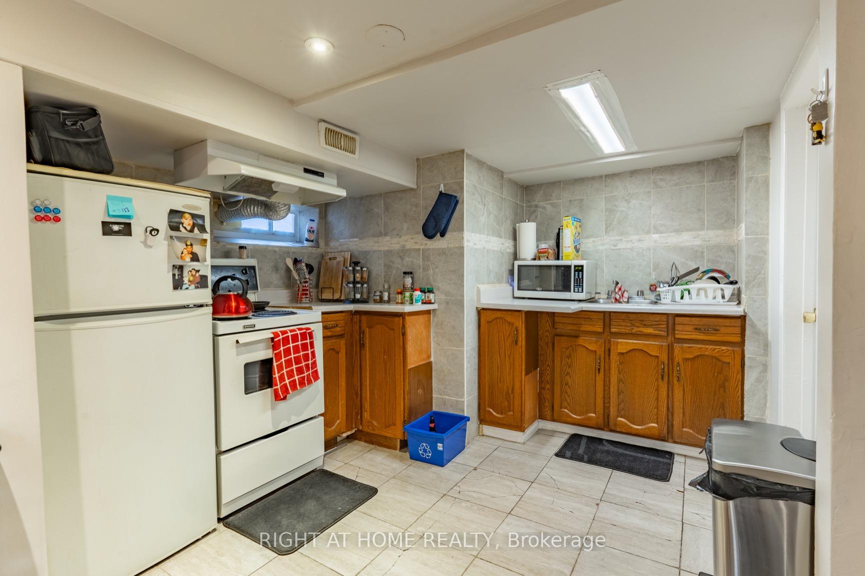 Photo 12 of 487 Cannon Street E, Hamilton, Gibson — HOMEH