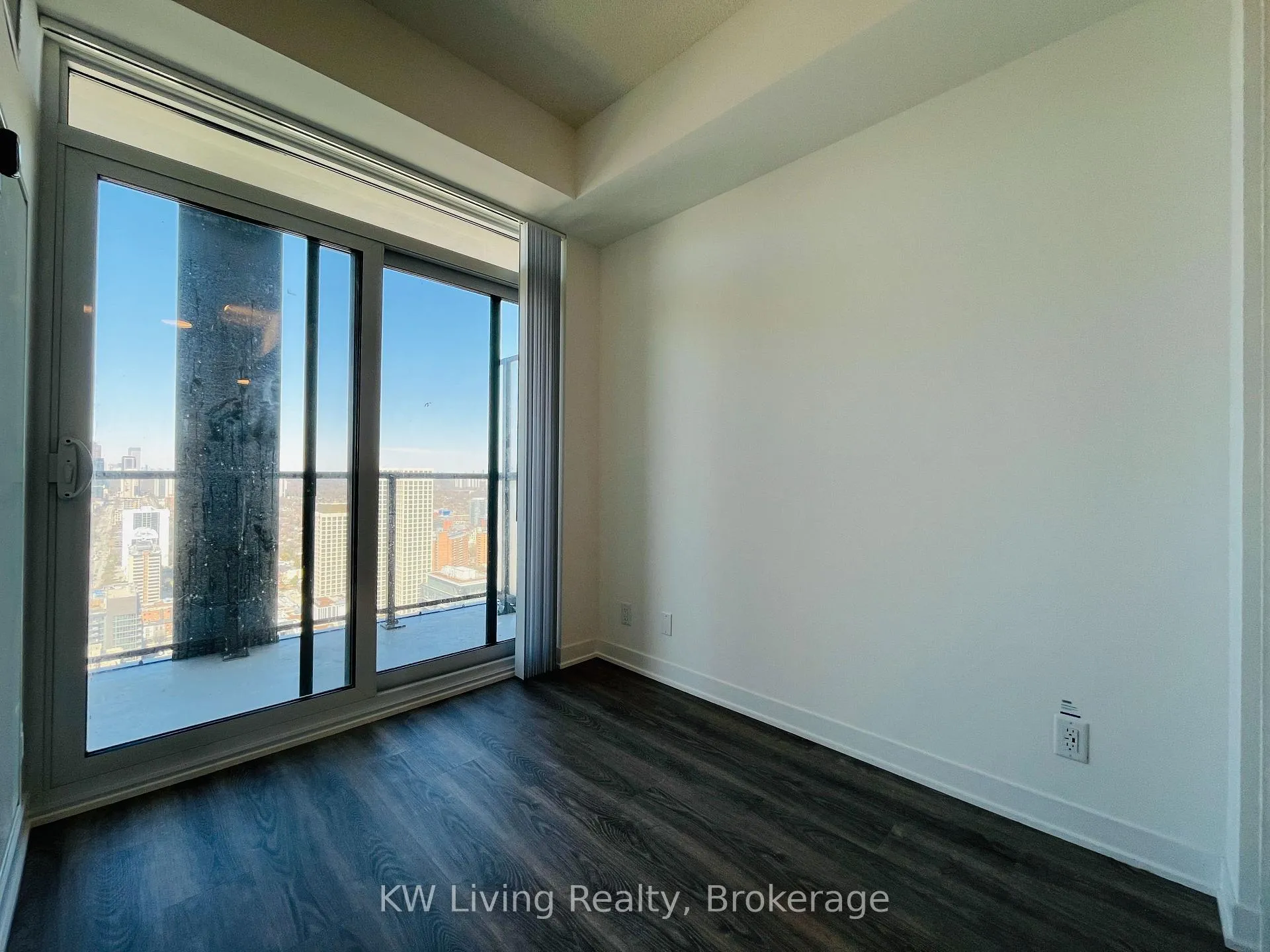 Photo 5 of Unit 4301, 180 Front Street E, Toronto, Moss Park — HOMEH