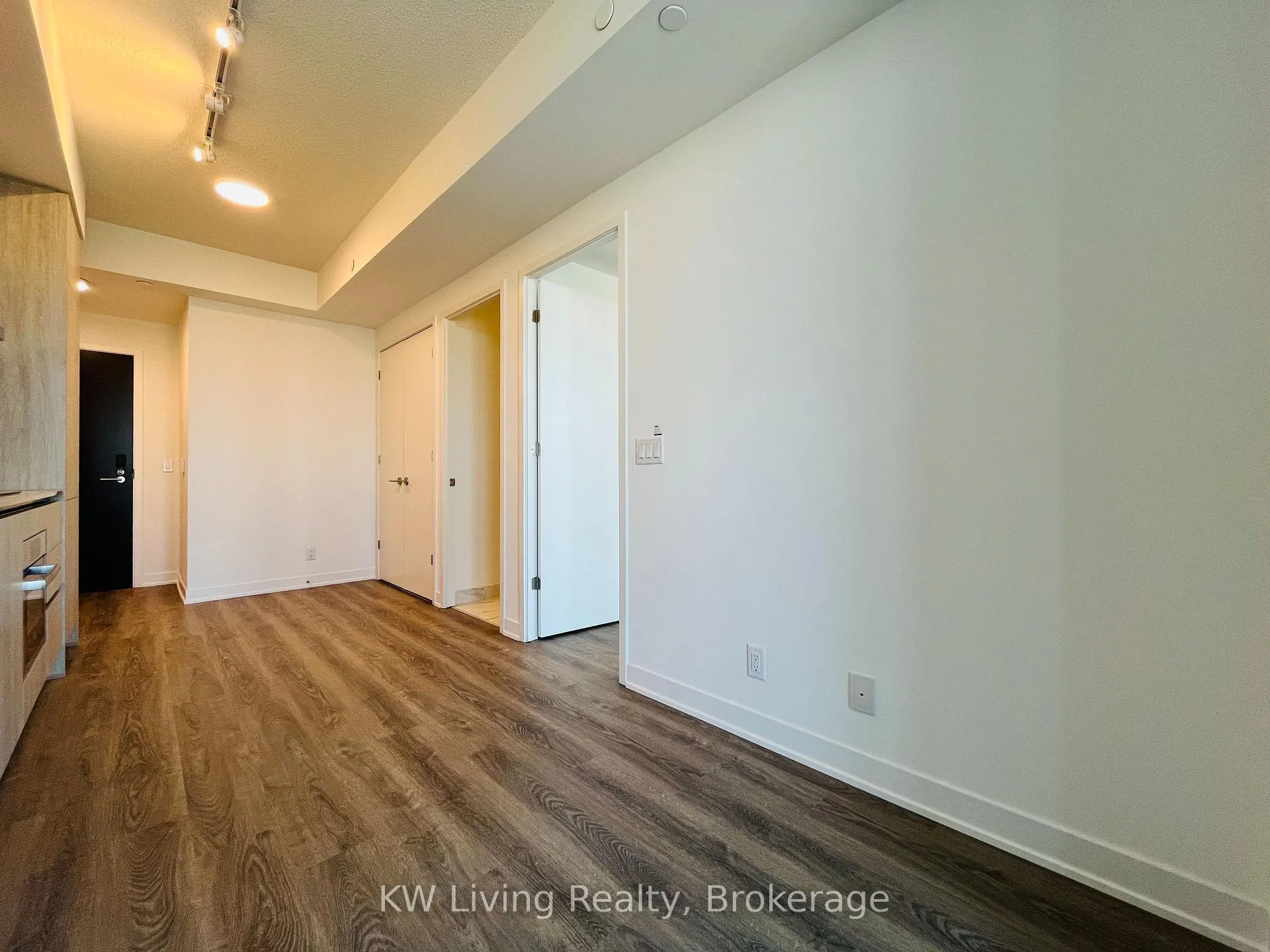 Photo 6 of Unit 4301, 180 Front Street E, Toronto, Moss Park — HOMEH