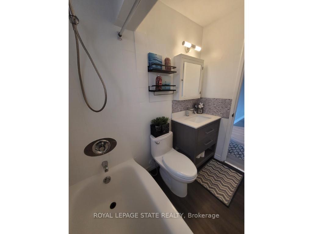 Photo 13 of 981 Mohawk Road E, Hamilton, Huntington — HOMEH