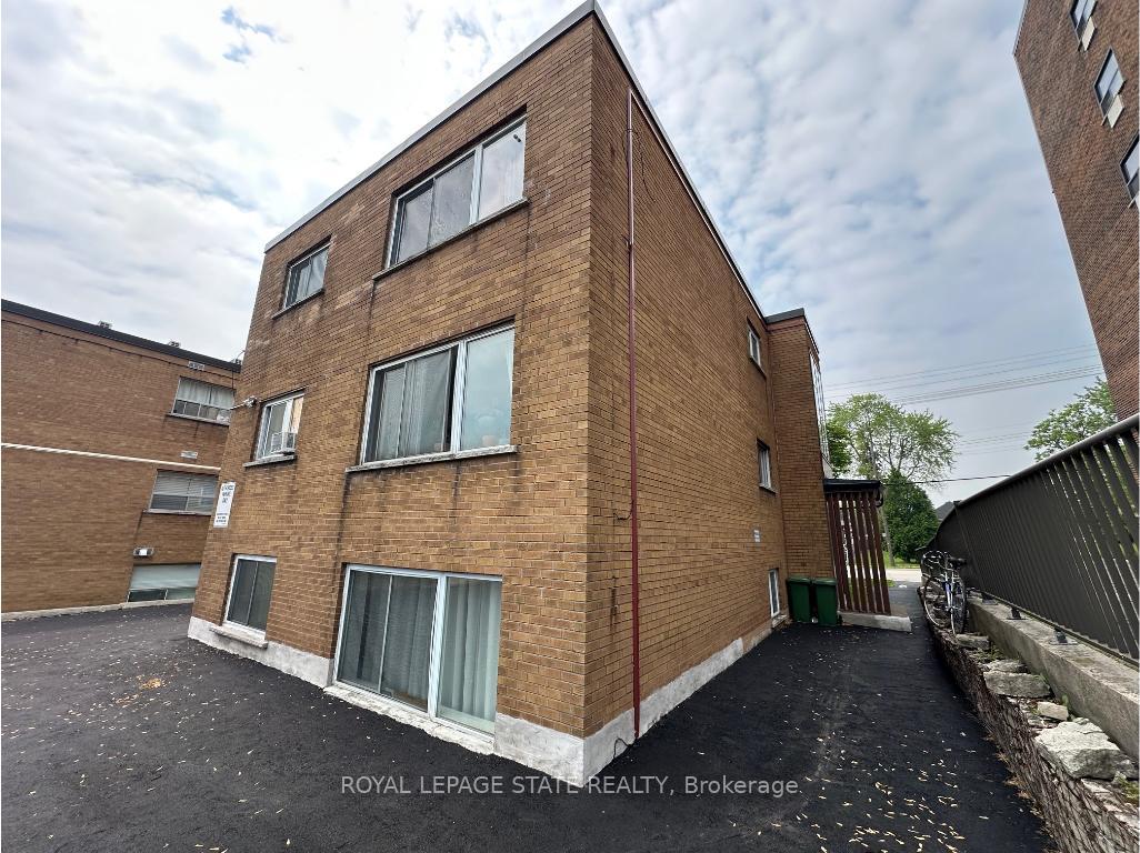 Photo 42 of 981 Mohawk Road E, Hamilton, Huntington — HOMEH