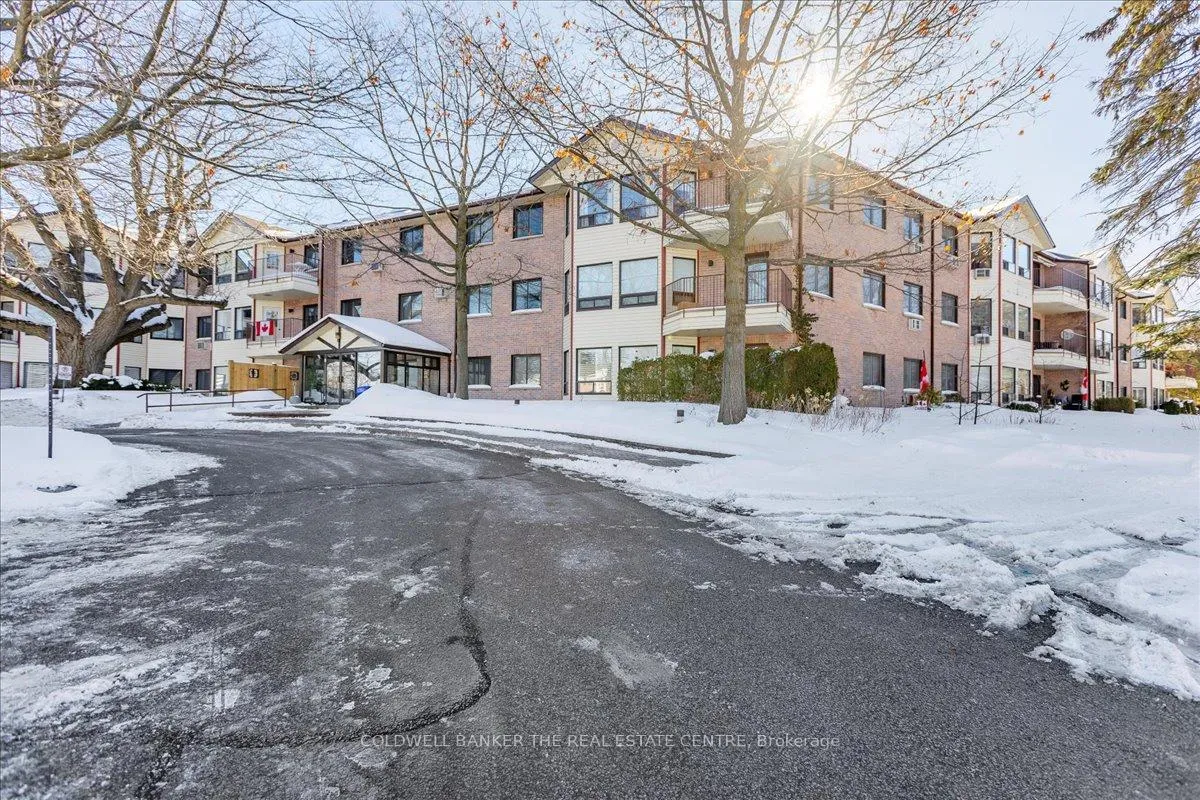 Photo 4 of Unit 105, 111 Grew Boulevard, Georgina, Sutton & Jackson's Point — HOMEH