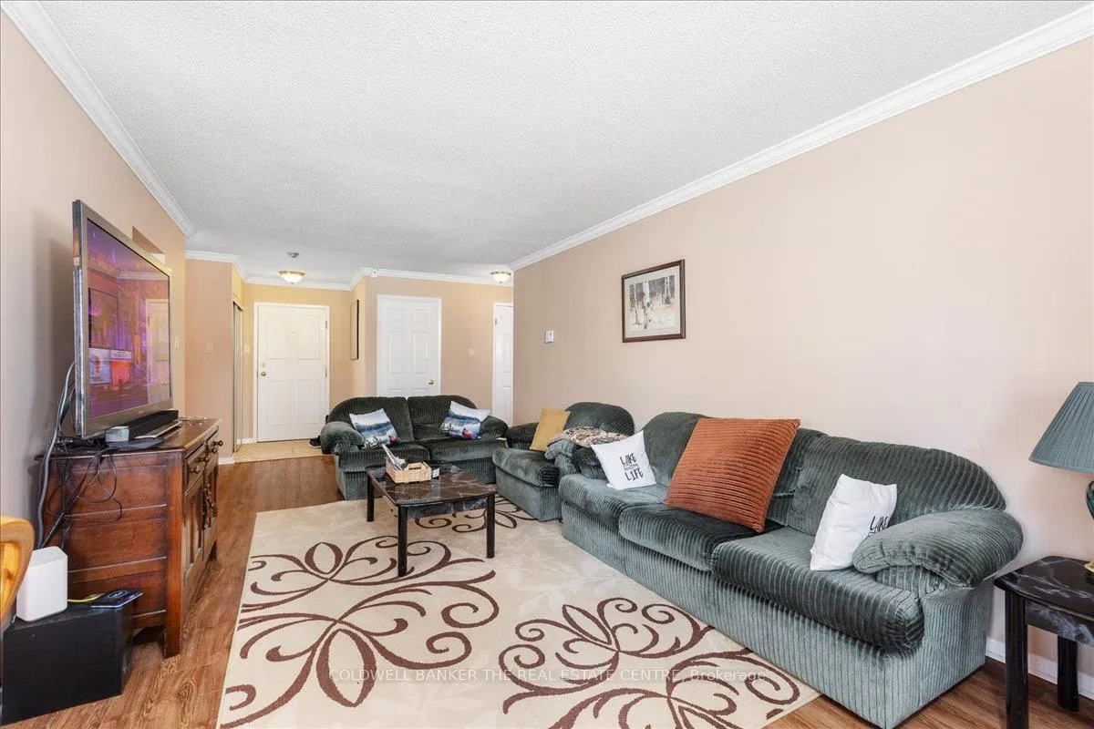 Photo 13 of Unit 105, 111 Grew Boulevard, Georgina, Sutton & Jackson's Point — HOMEH