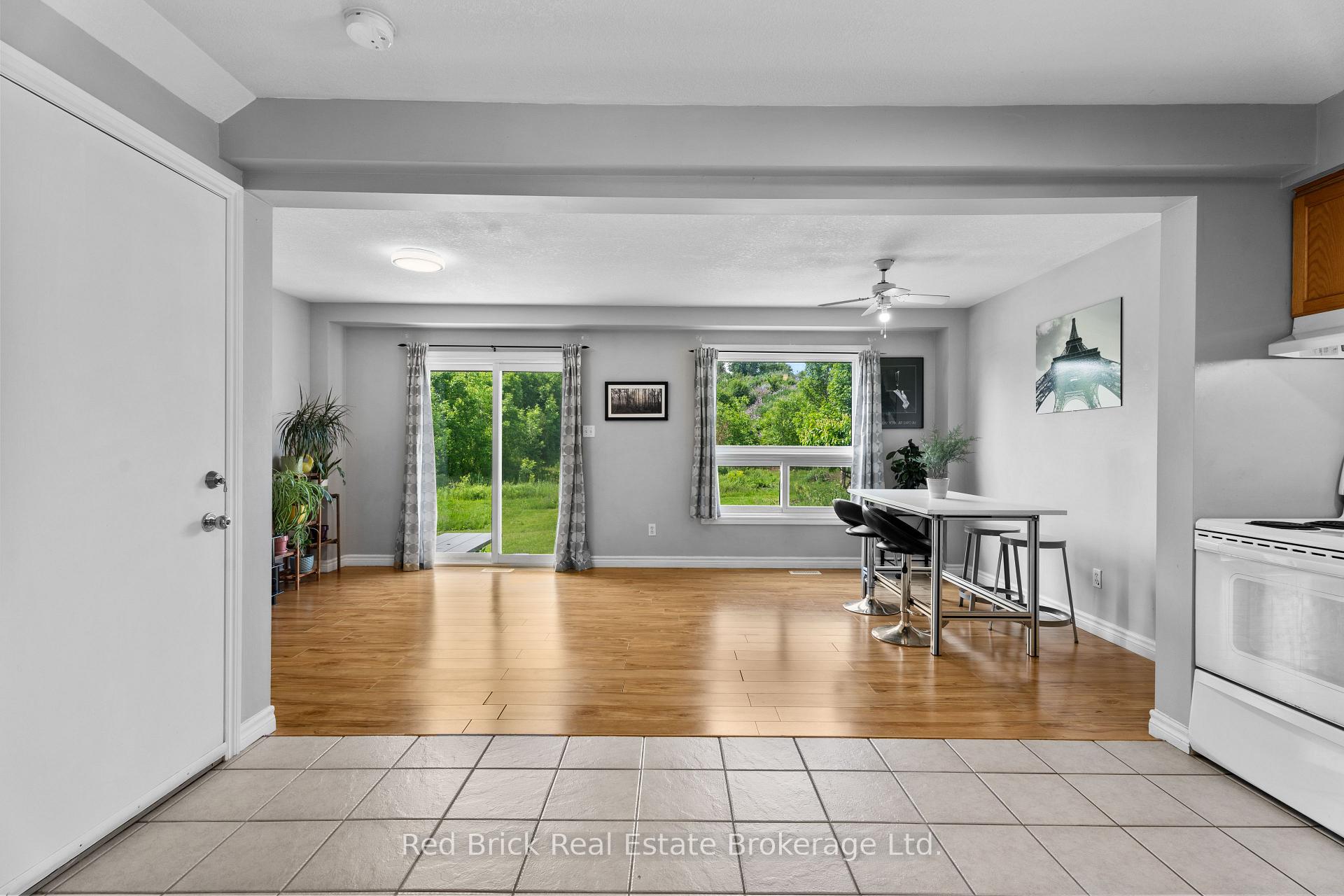 Photo 9 of 105 Flaherty Drive, Guelph, Willow West/Sugarbush/West Acres — HOMEH