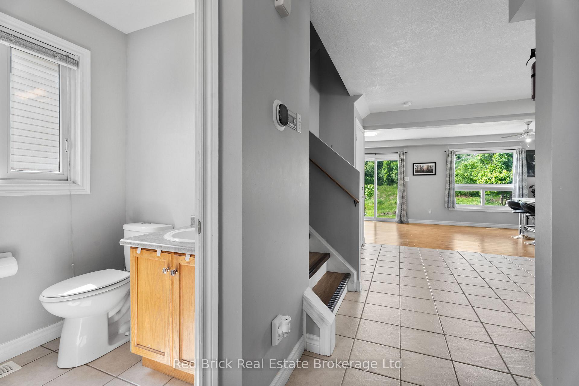 Photo 13 of 105 Flaherty Drive, Guelph, Willow West/Sugarbush/West Acres — HOMEH
