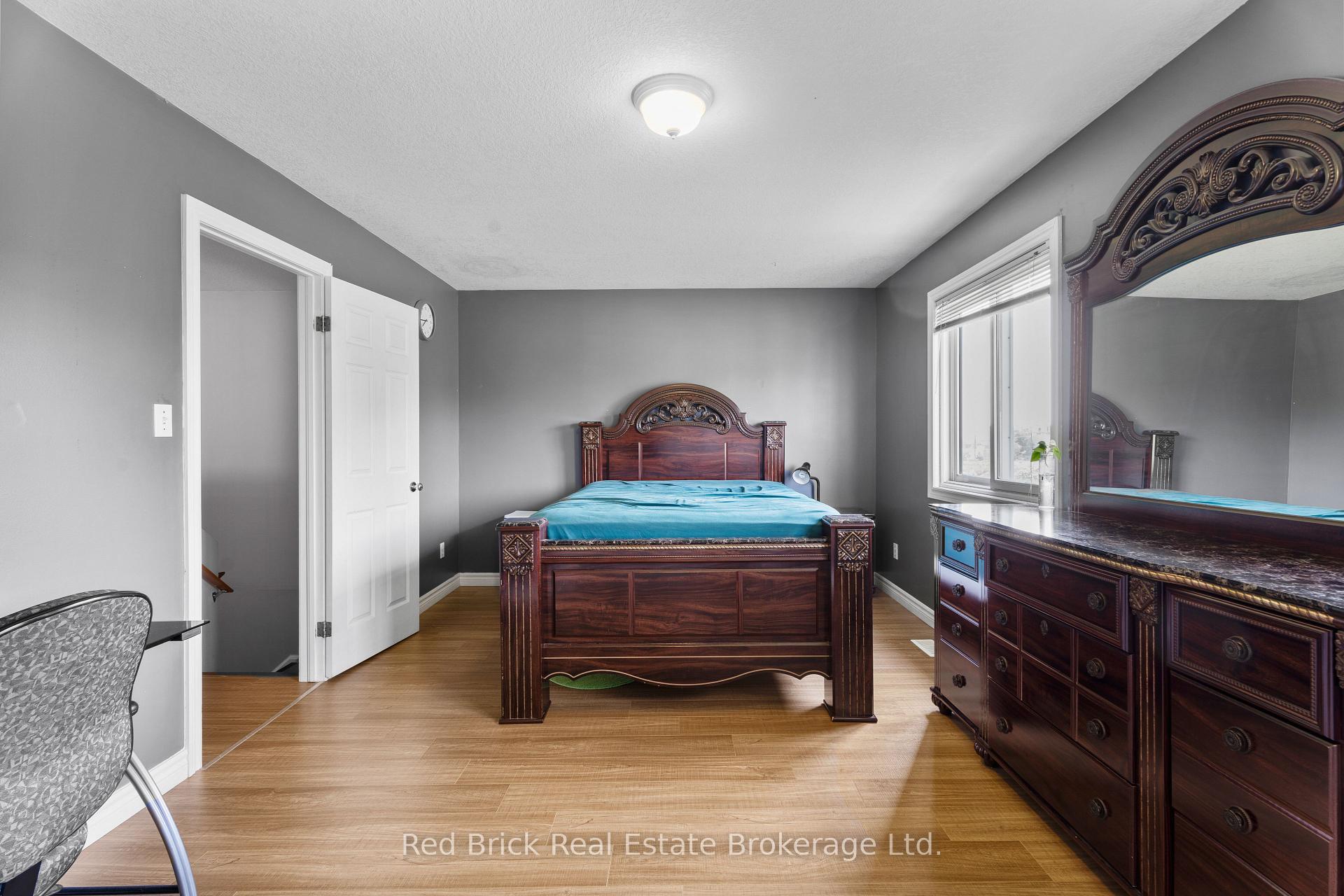 Photo 14 of 105 Flaherty Drive, Guelph, Willow West/Sugarbush/West Acres — HOMEH