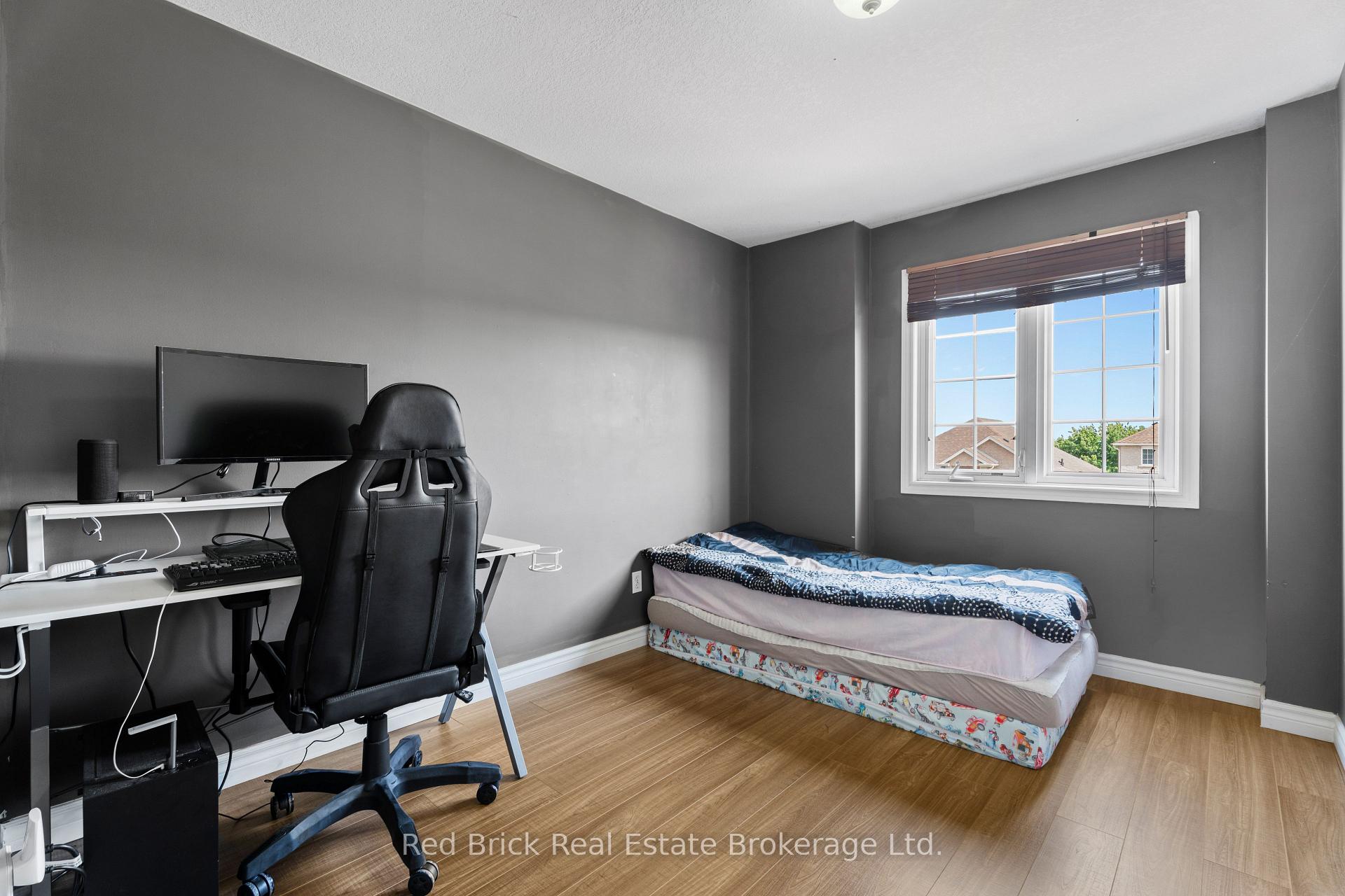 Photo 16 of 105 Flaherty Drive, Guelph, Willow West/Sugarbush/West Acres — HOMEH