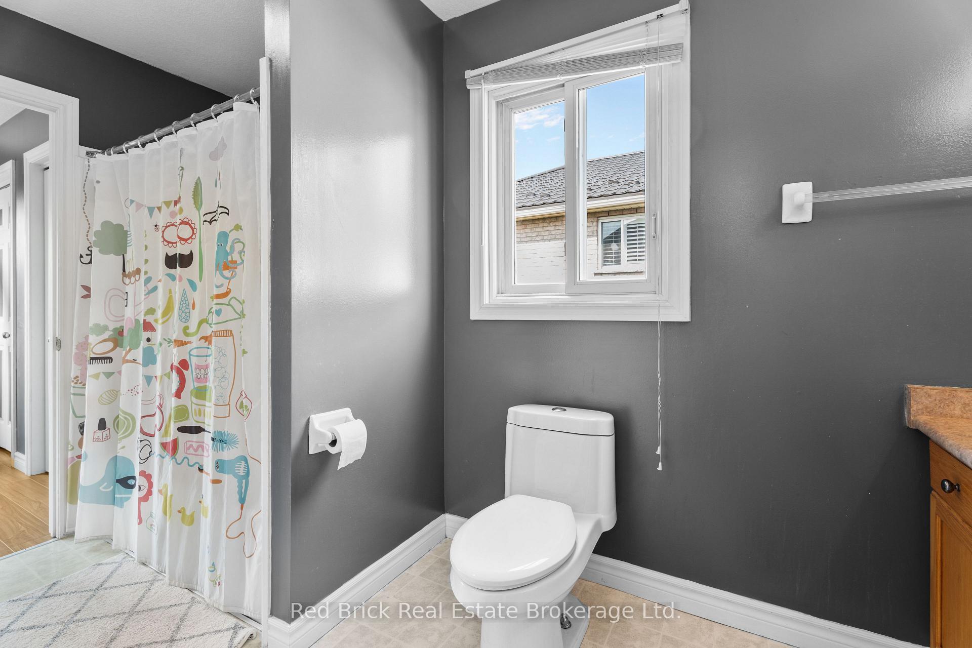 Photo 19 of 105 Flaherty Drive, Guelph, Willow West/Sugarbush/West Acres — HOMEH