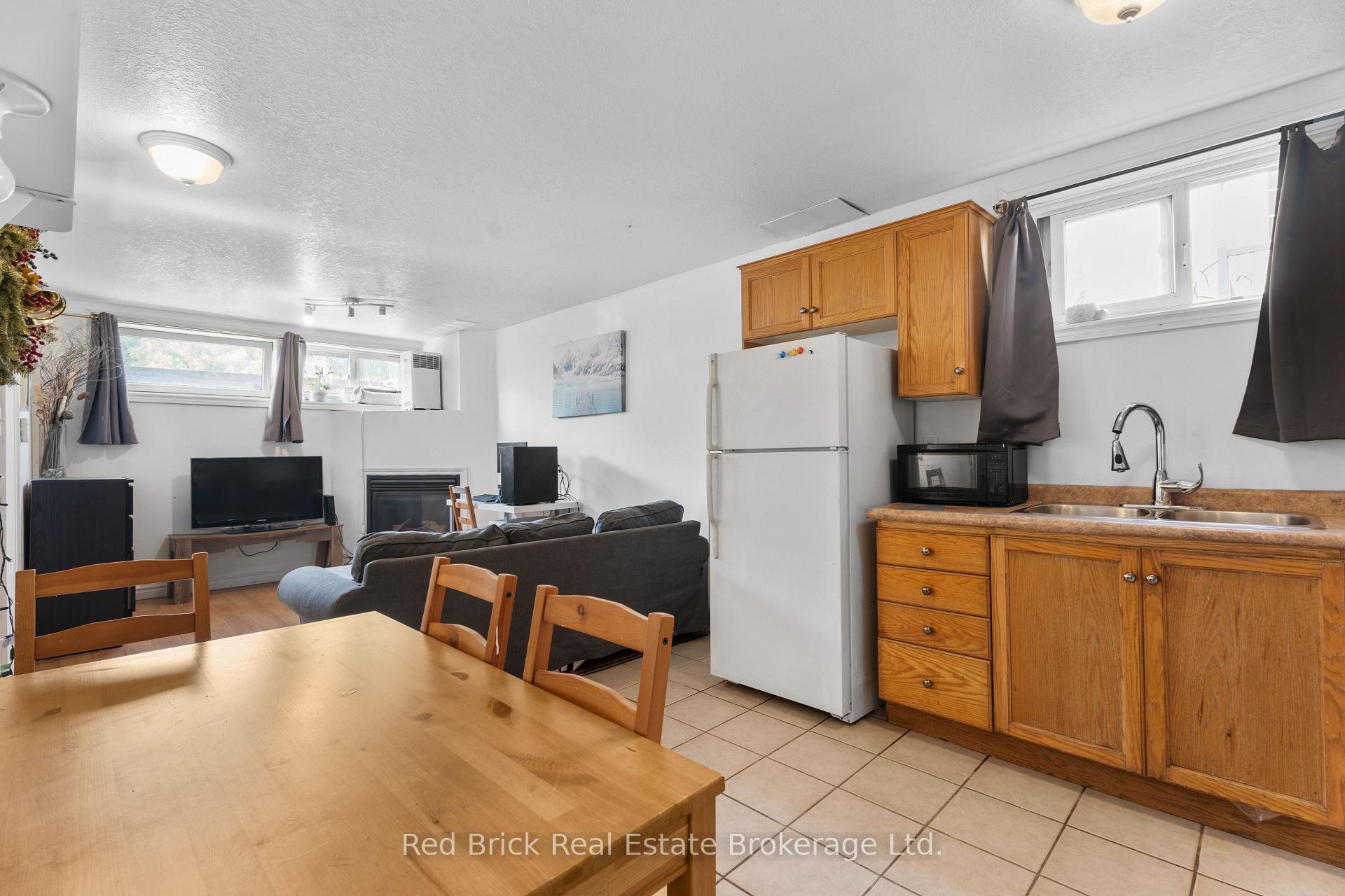 Photo 24 of 105 Flaherty Drive, Guelph, Willow West/Sugarbush/West Acres — HOMEH