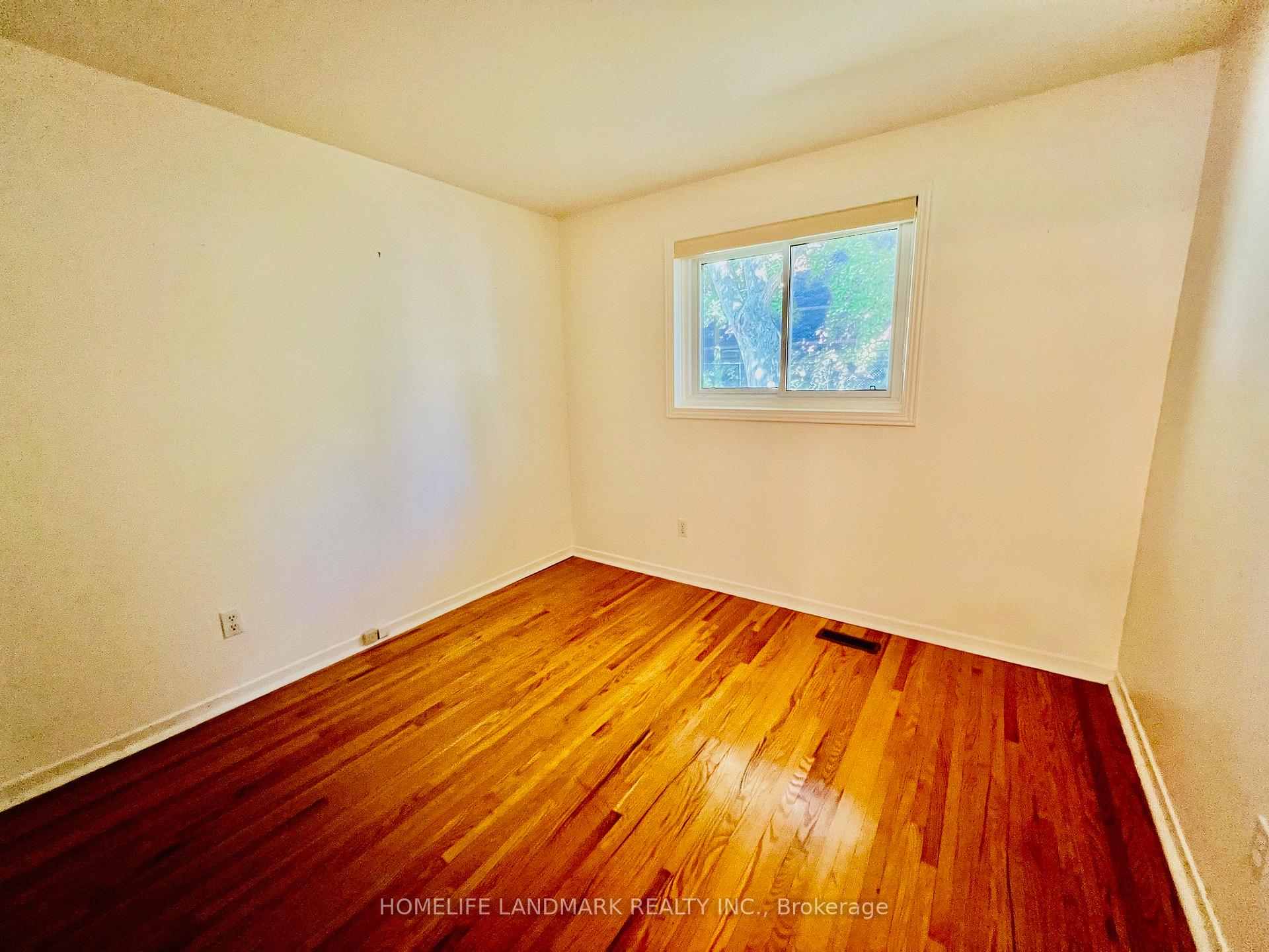 Photo 11 of 74 Devins Drive, Aurora, Aurora Heights — HOMEH