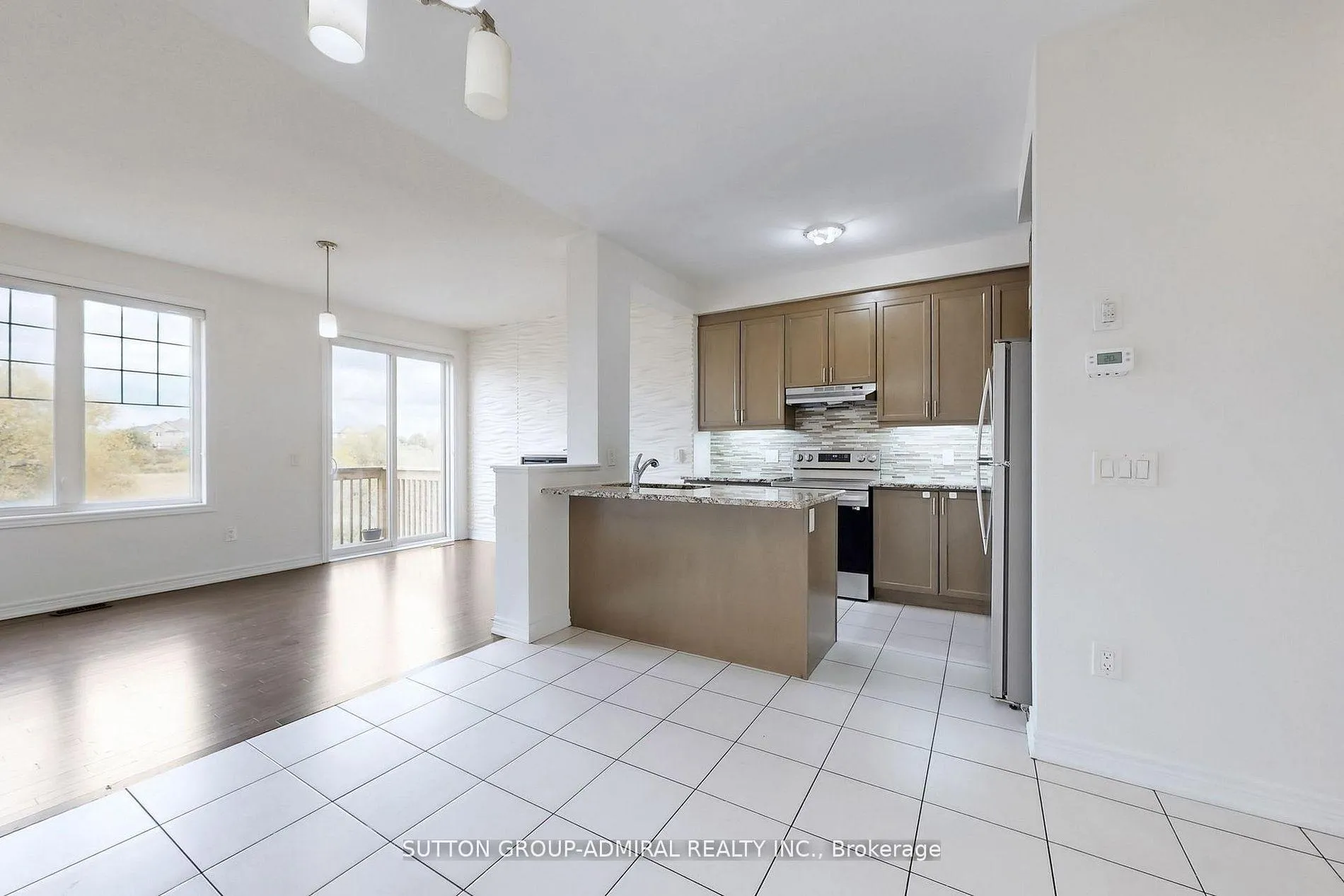 Photo 11 of 74 Davenfield Circle, Brampton, Bram East — HOMEH