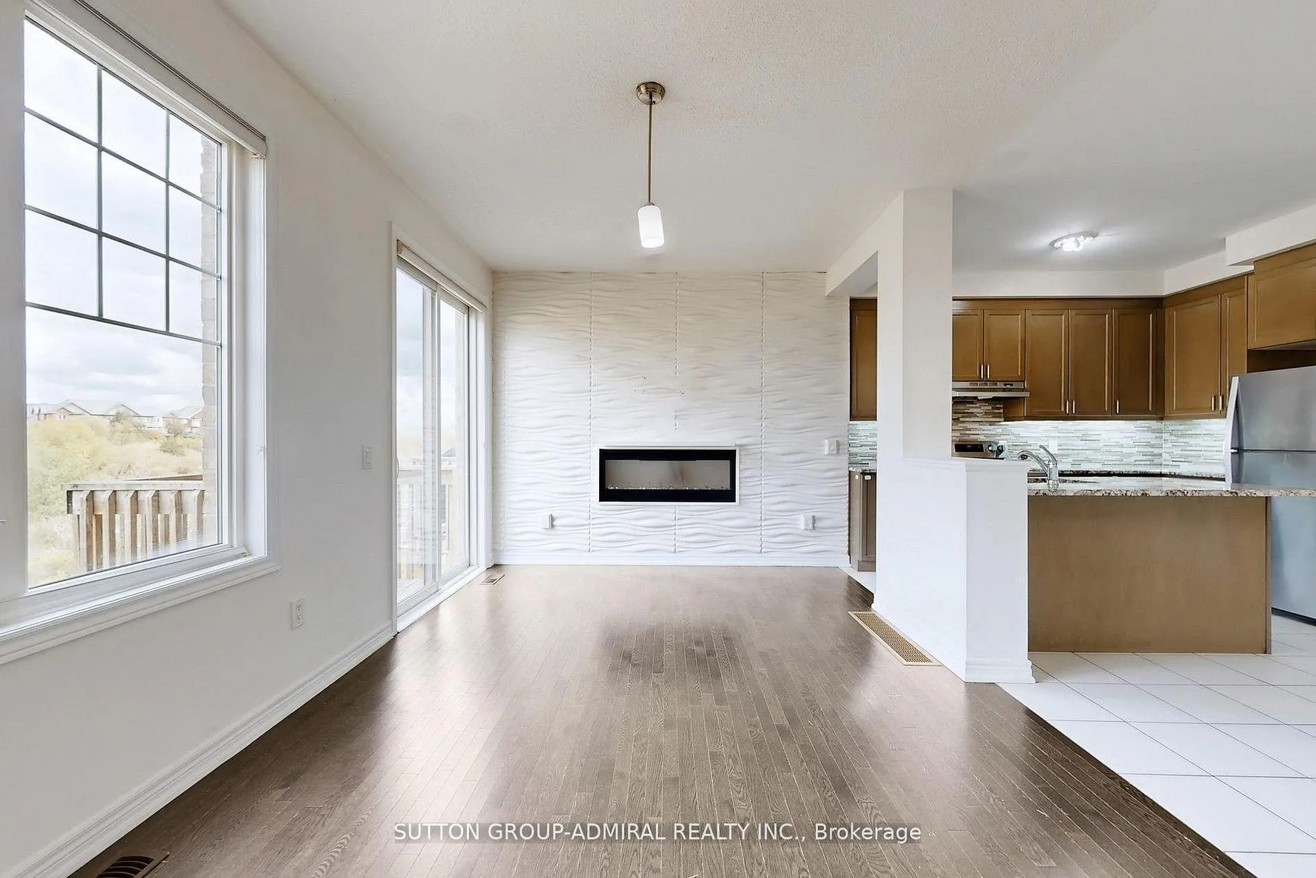 Photo 13 of 74 Davenfield Circle, Brampton, Bram East — HOMEH