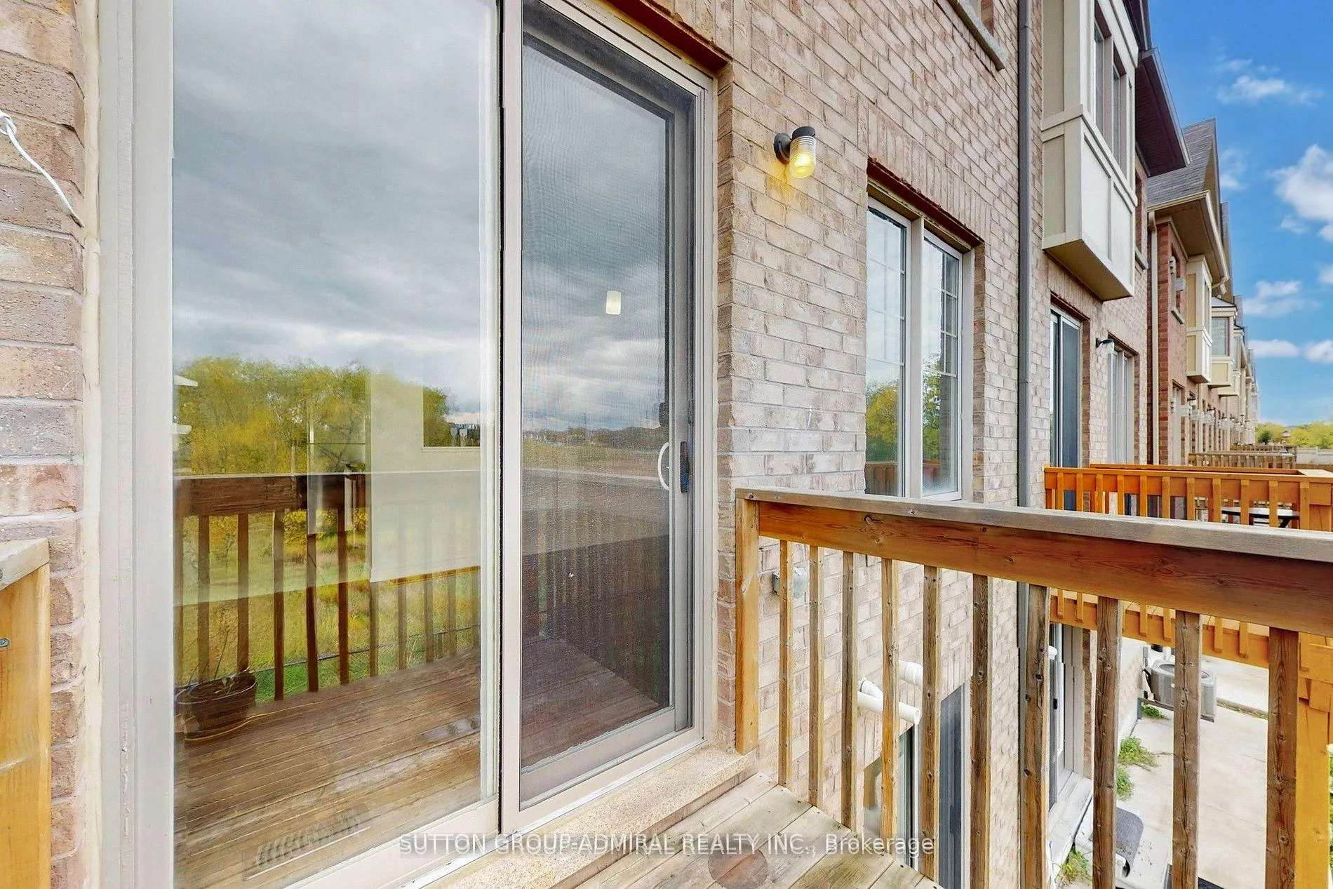 Photo 16 of 74 Davenfield Circle, Brampton, Bram East — HOMEH