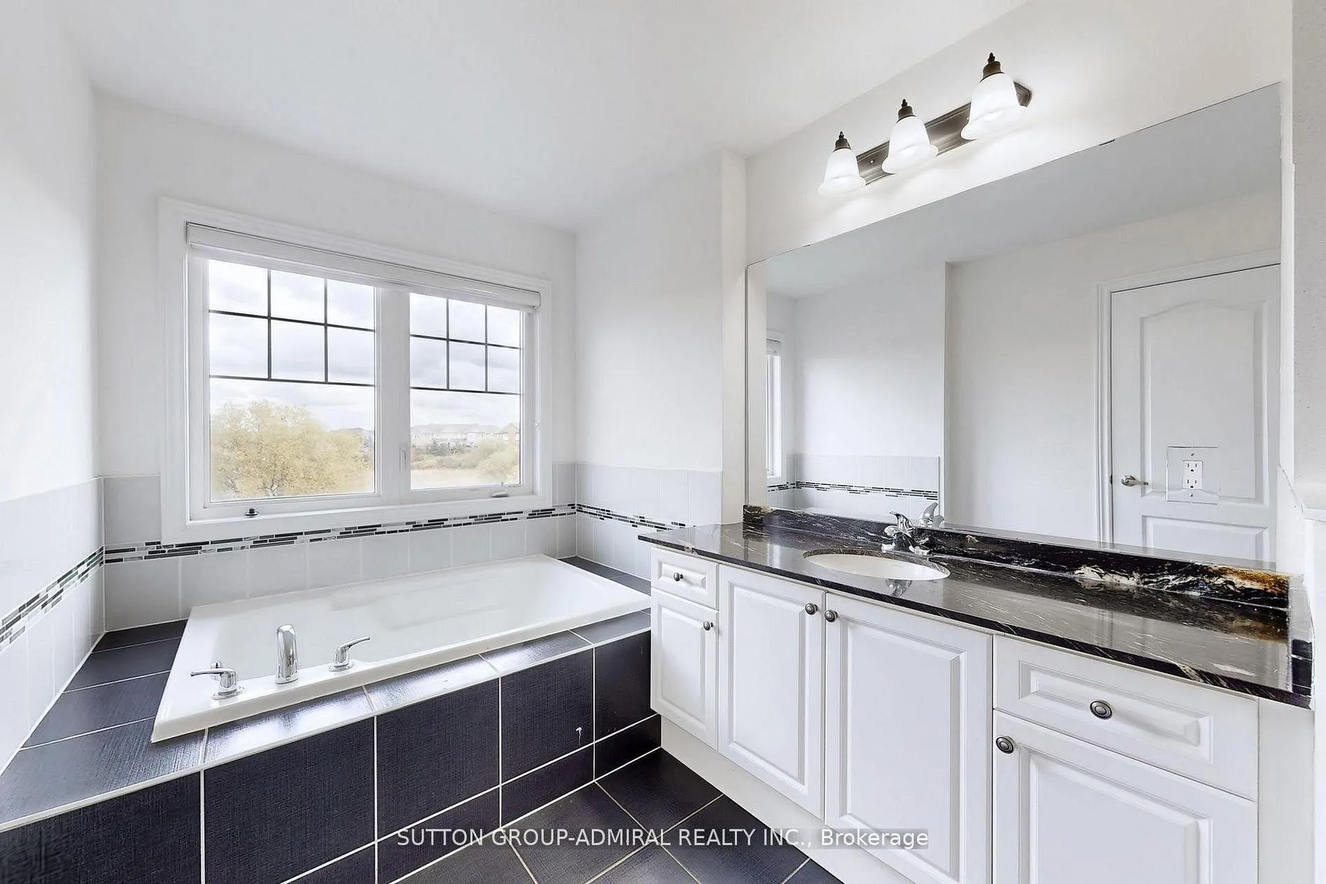 Photo 27 of 74 Davenfield Circle, Brampton, Bram East — HOMEH