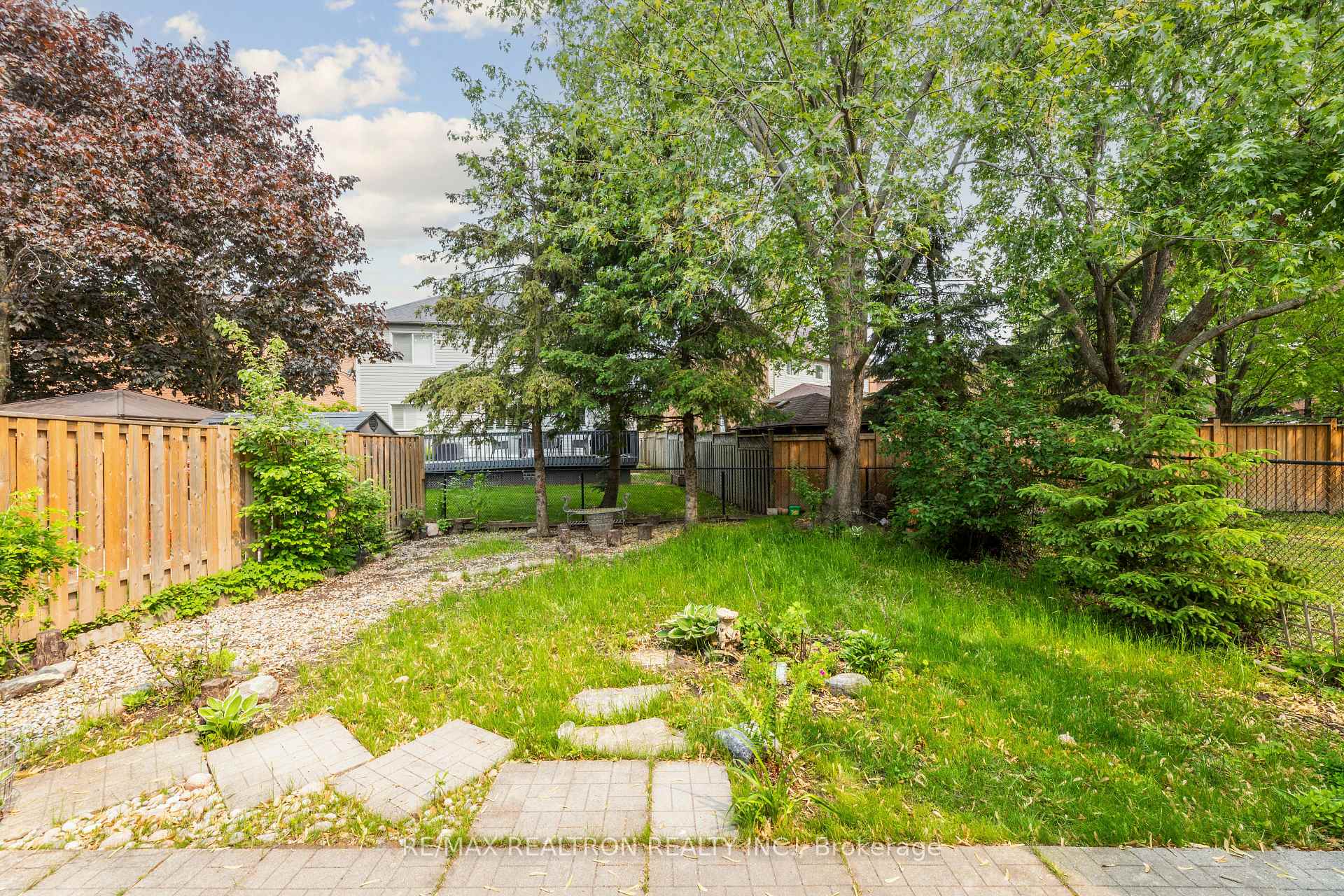 Photo 31 of 135 Mcsweeney Crescent, Ajax, Northwest Ajax — HOMEH