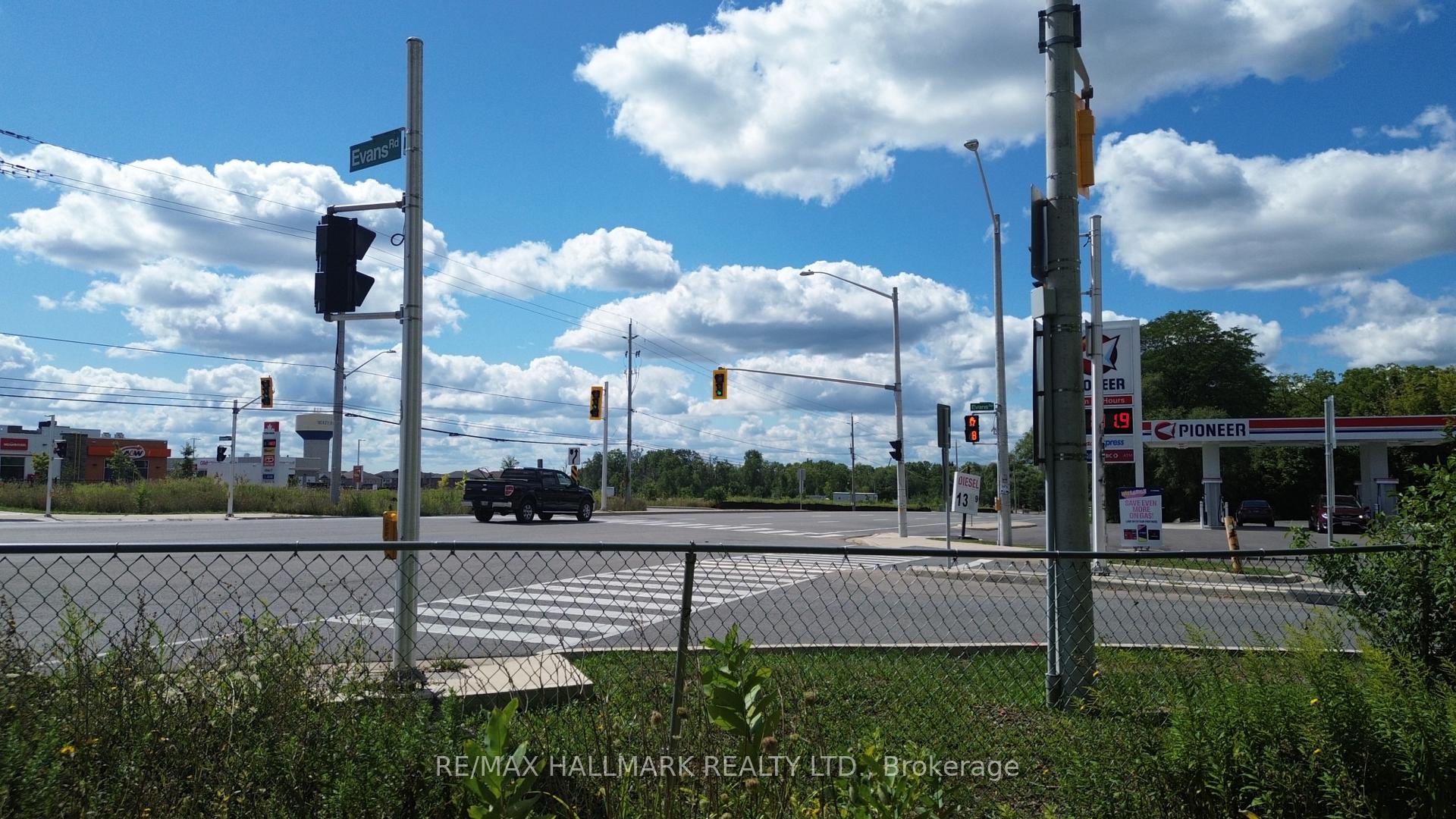 Photo 3 of 559 Dundas Street E, Hamilton, Waterdown — HOMEH