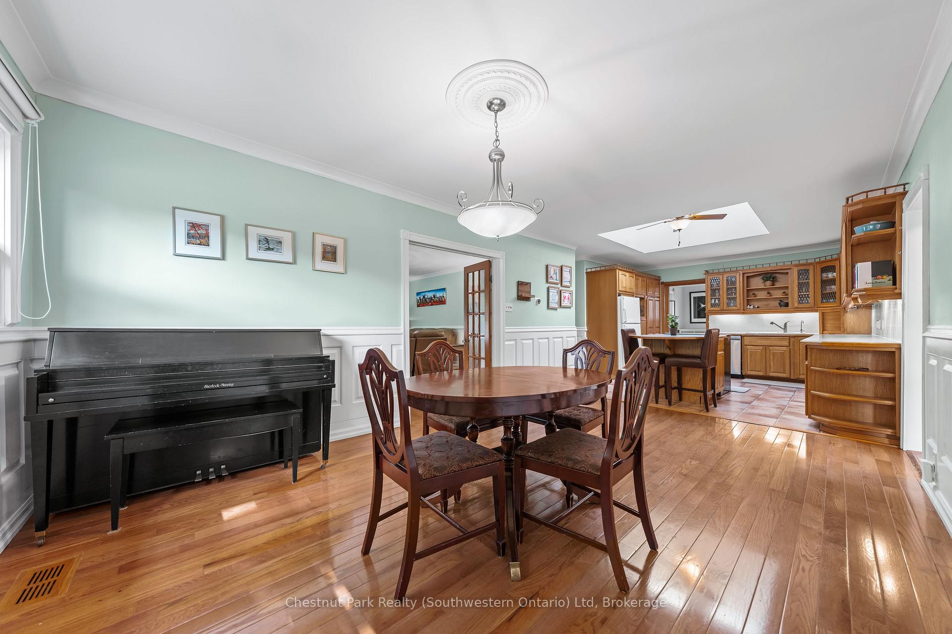 Photo 11 of 68 Lemon Street, Guelph, St. George's — HOMEH