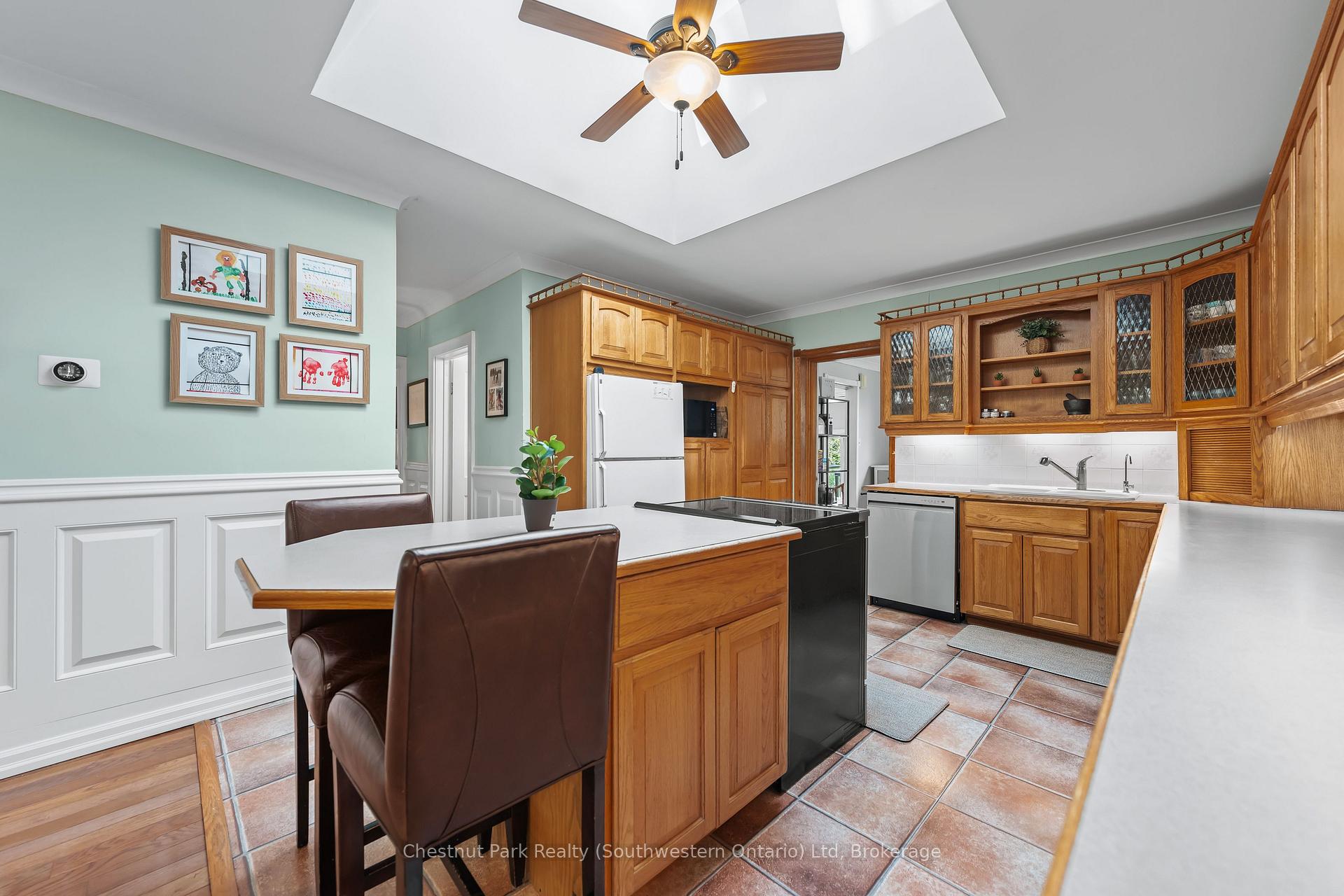 Photo 13 of 68 Lemon Street, Guelph, St. George's — HOMEH