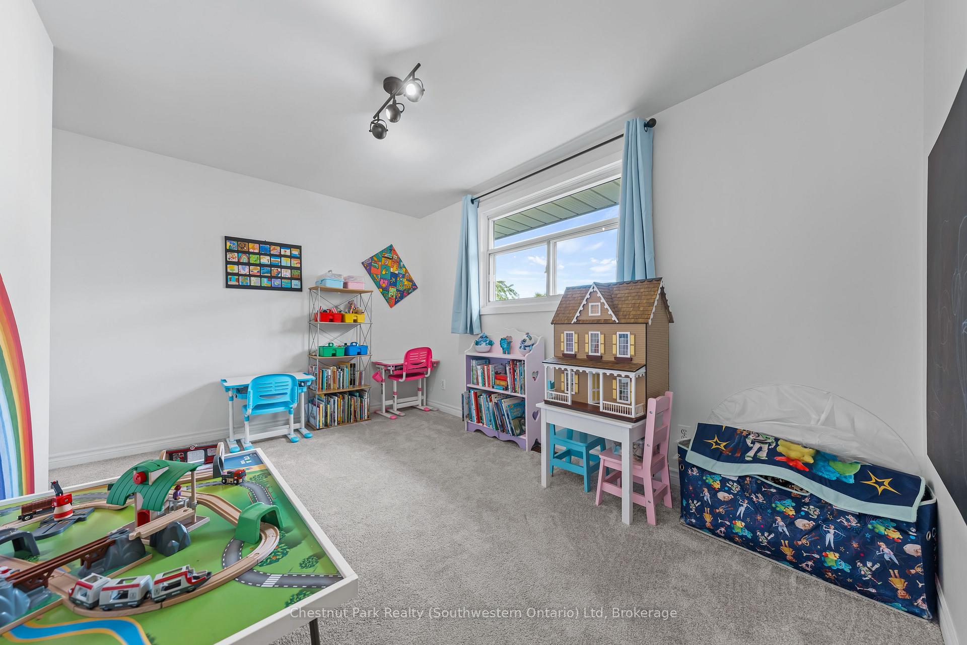 Photo 18 of 68 Lemon Street, Guelph, St. George's — HOMEH