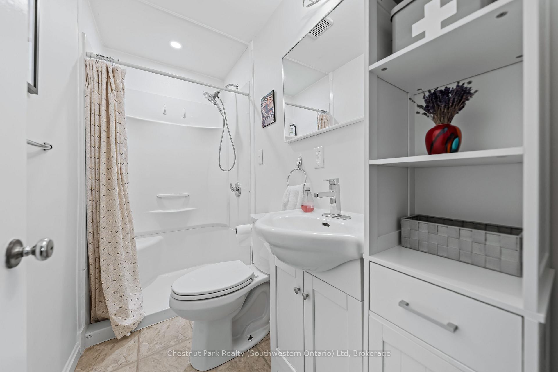 Photo 26 of 68 Lemon Street, Guelph, St. George's — HOMEH