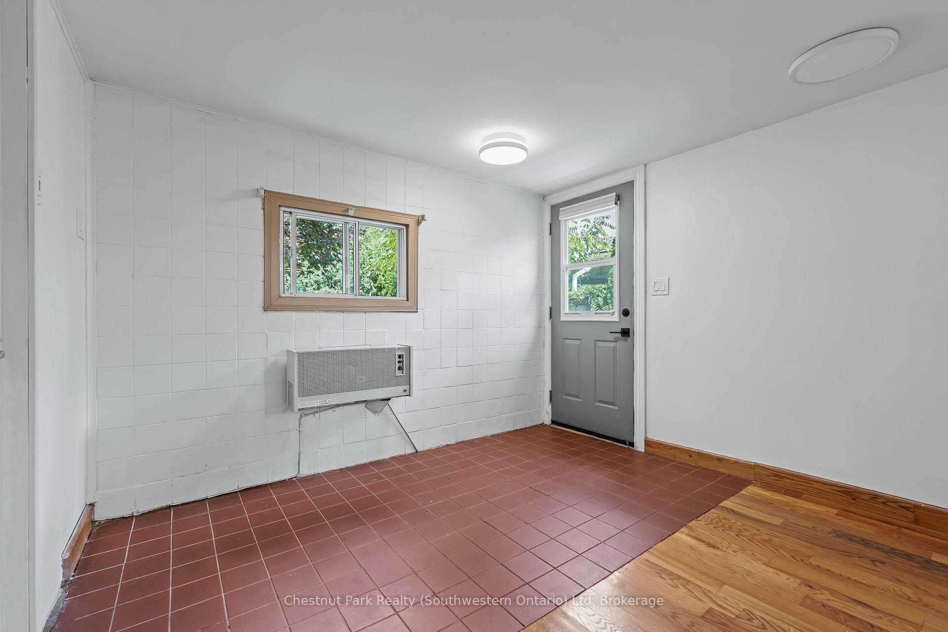Photo 30 of 68 Lemon Street, Guelph, St. George's — HOMEH