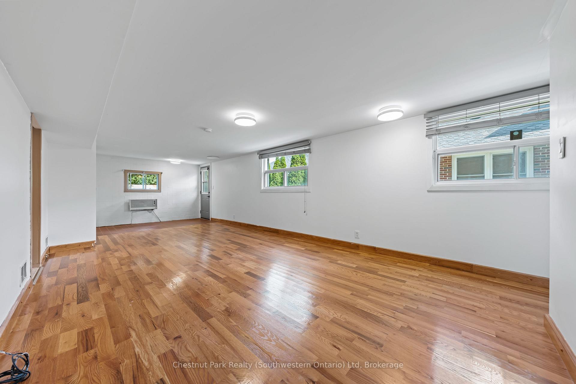 Photo 32 of 68 Lemon Street, Guelph, St. George's — HOMEH