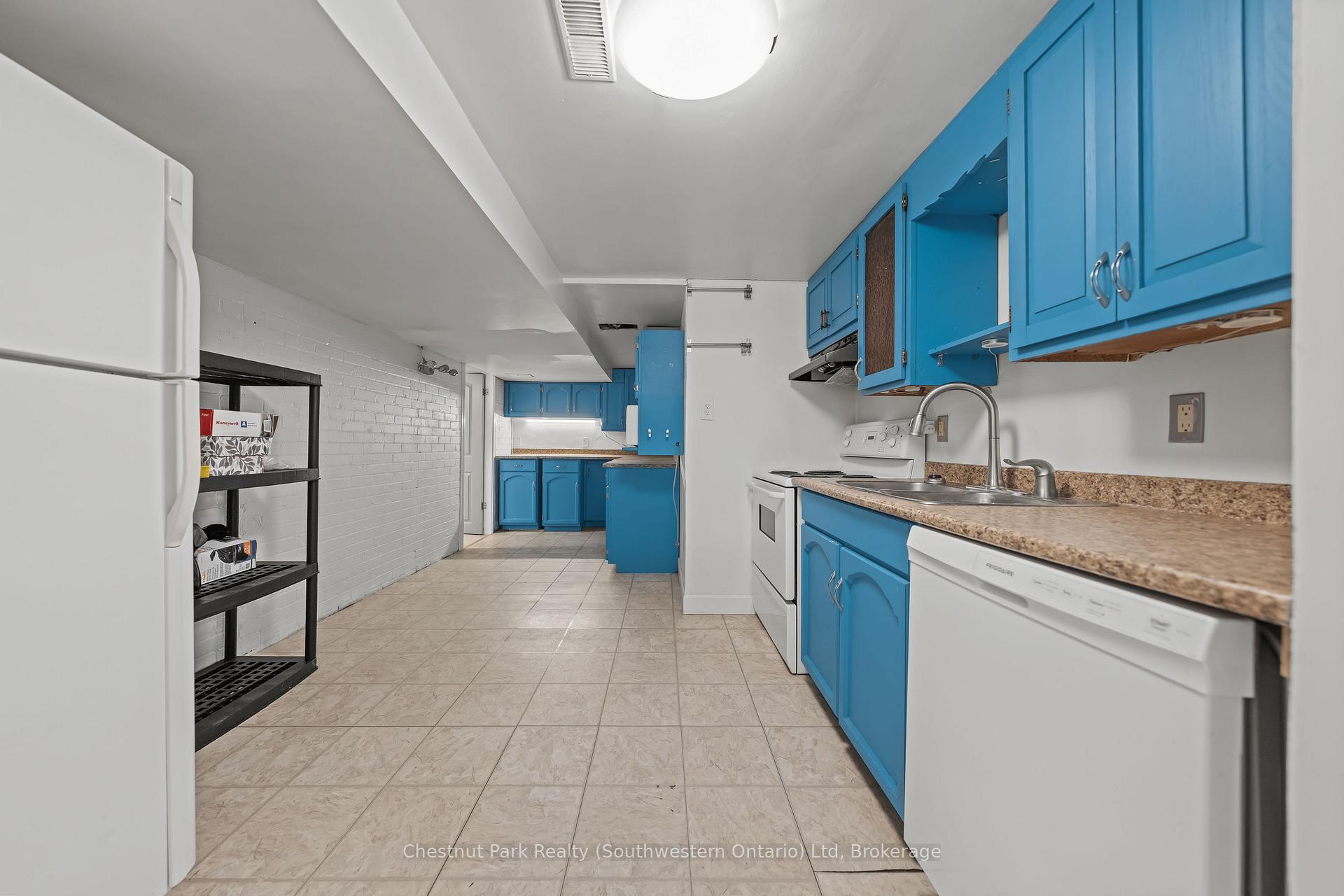 Photo 33 of 68 Lemon Street, Guelph, St. George's — HOMEH