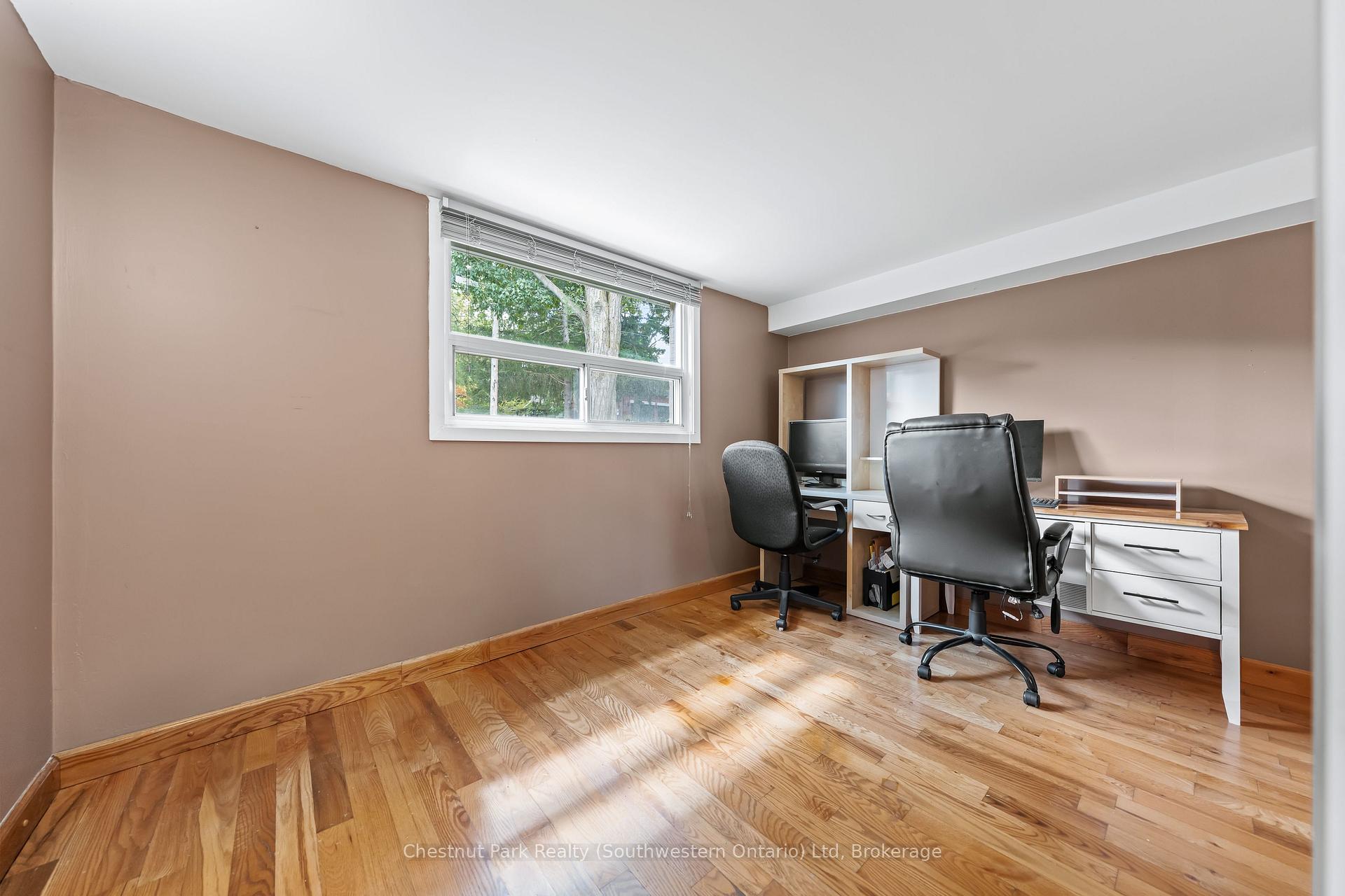 Photo 36 of 68 Lemon Street, Guelph, St. George's — HOMEH