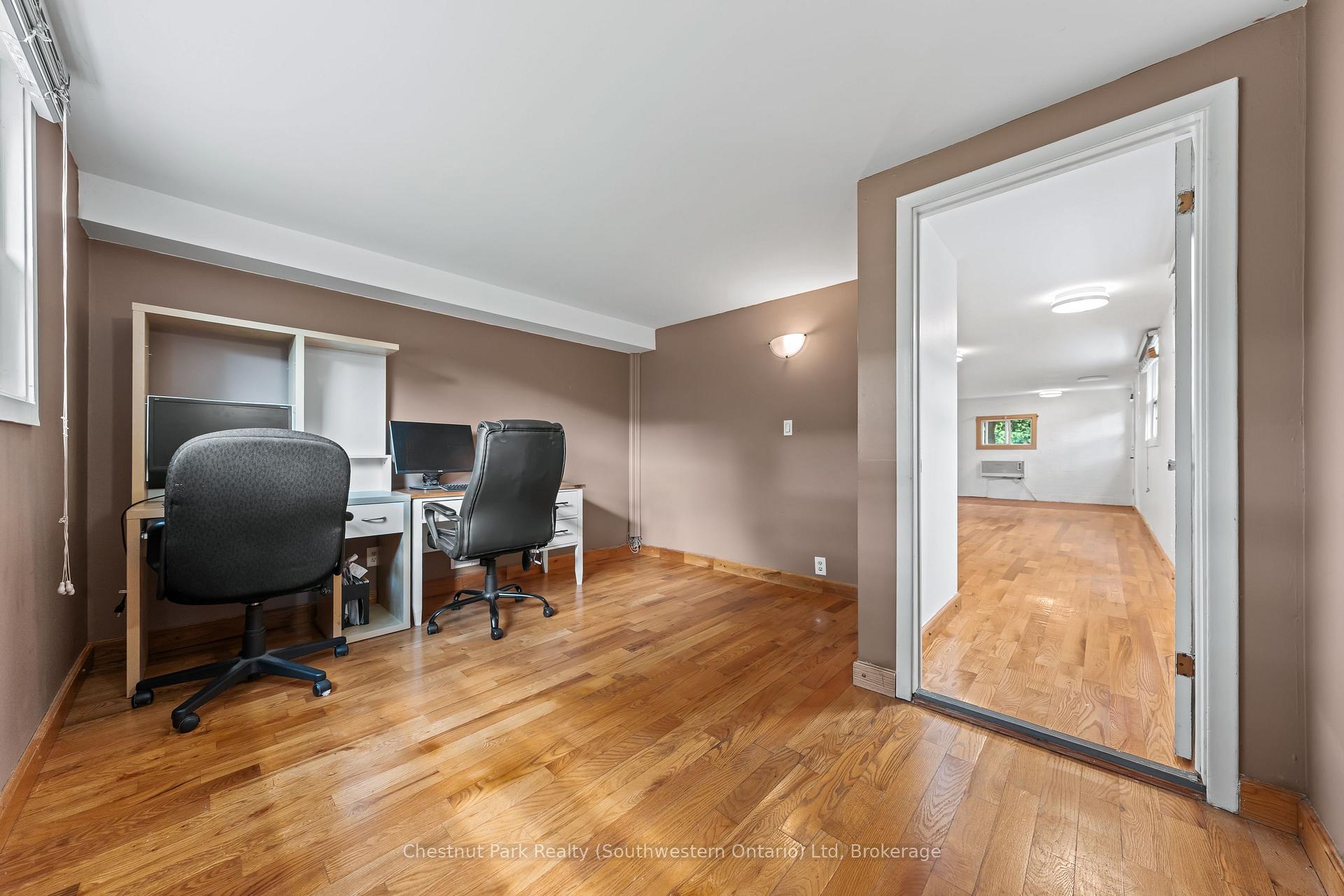 Photo 37 of 68 Lemon Street, Guelph, St. George's — HOMEH
