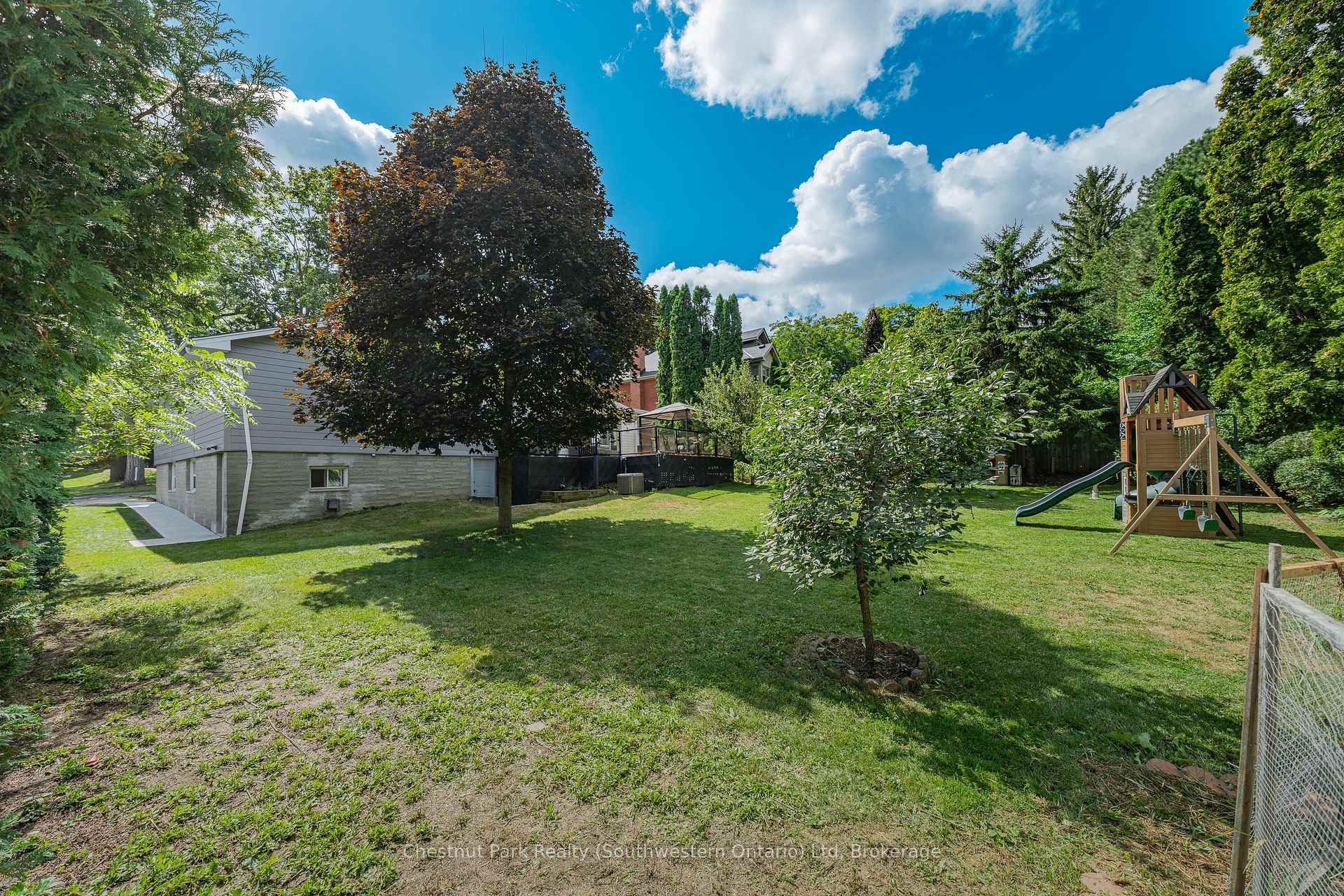 Photo 47 of 68 Lemon Street, Guelph, St. George's — HOMEH