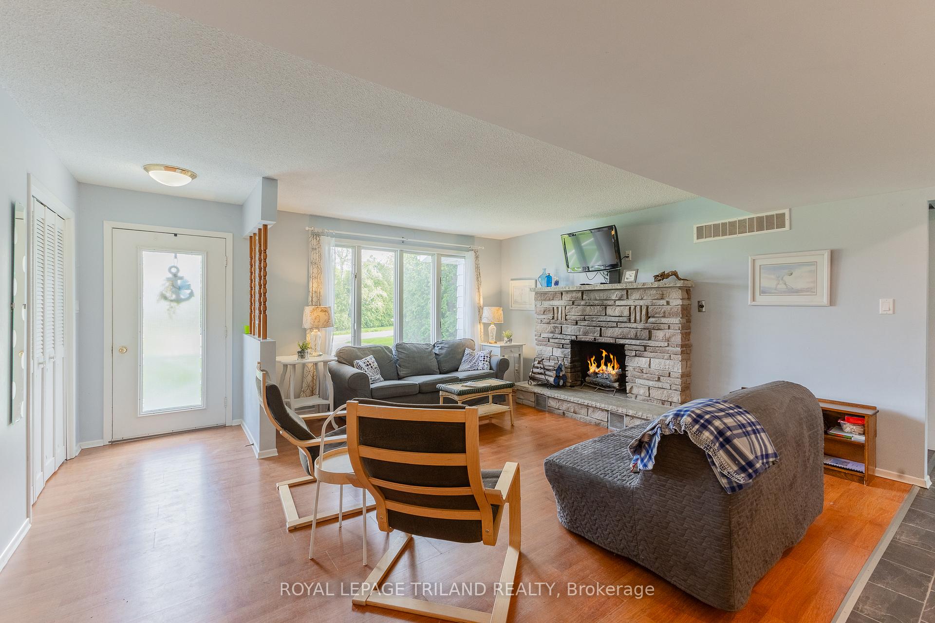 Photo 13 of 72632 Duke Crescent, Bluewater, Hay — HOMEH