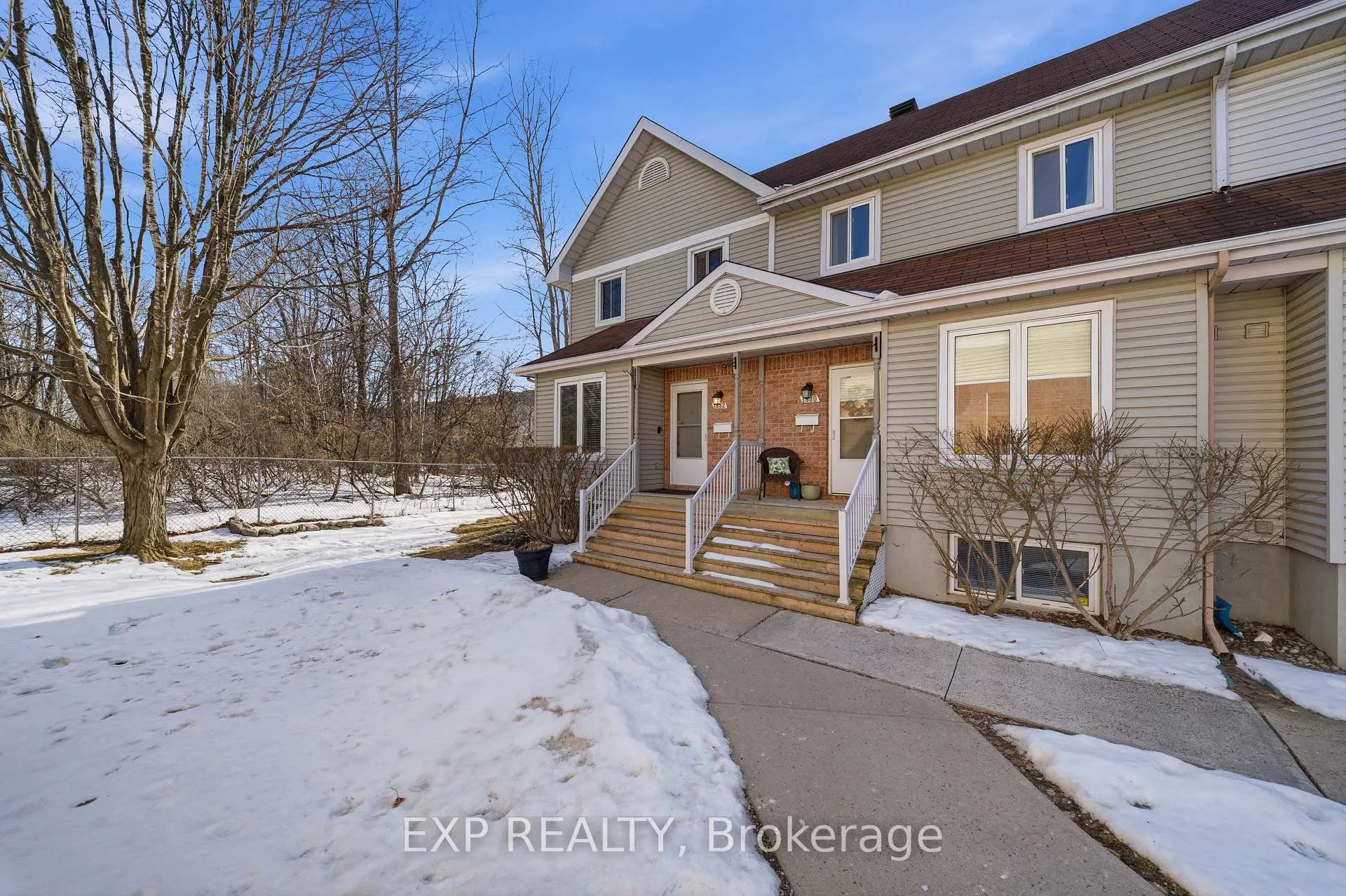 Photo 2 of 1832 Loranger Court, Ottawa, Chapel Hill — HOMEH