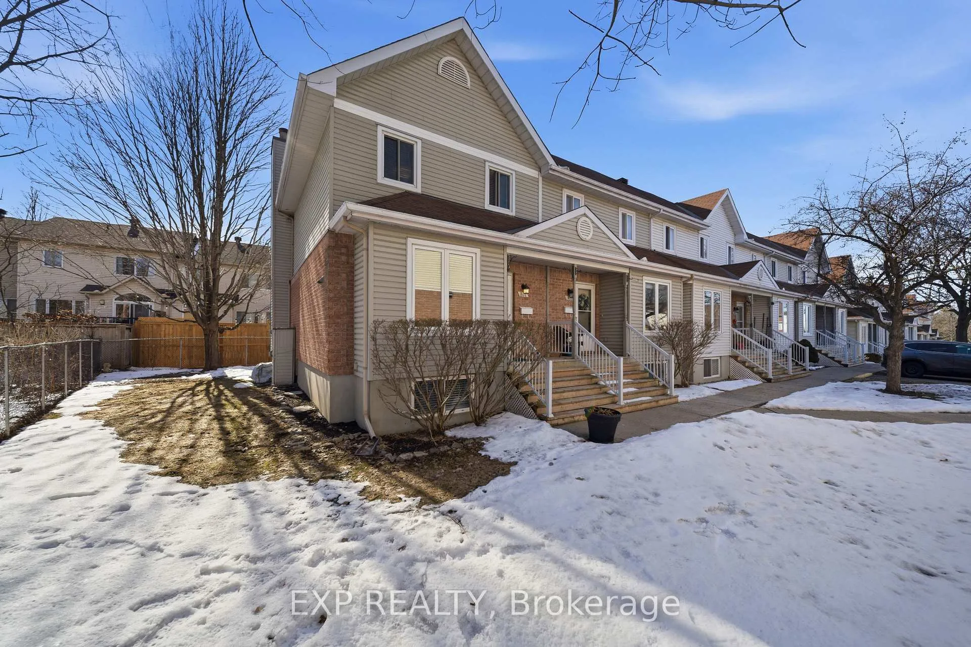 Photo 3 of 1832 Loranger Court, Ottawa, Chapel Hill — HOMEH