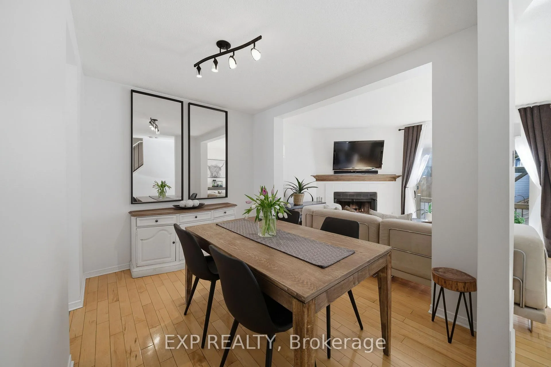 Photo 6 of 1832 Loranger Court, Ottawa, Chapel Hill — HOMEH