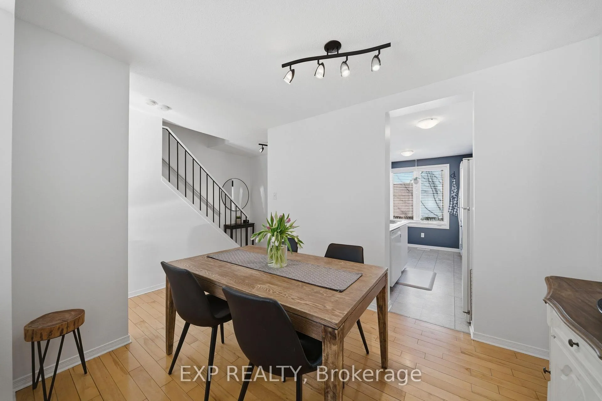 Photo 8 of 1832 Loranger Court, Ottawa, Chapel Hill — HOMEH