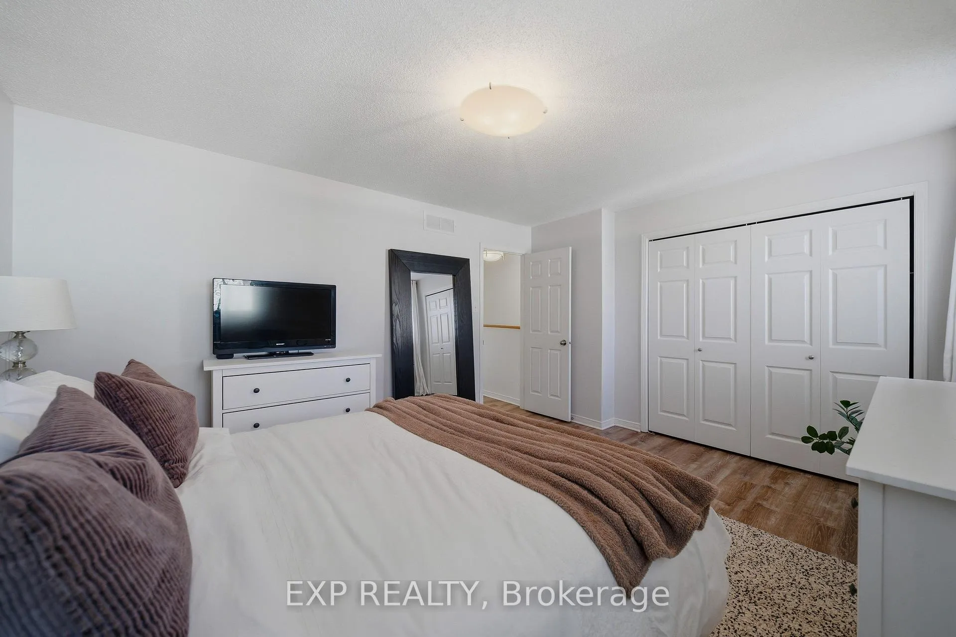 Photo 23 of 1832 Loranger Court, Ottawa, Chapel Hill — HOMEH