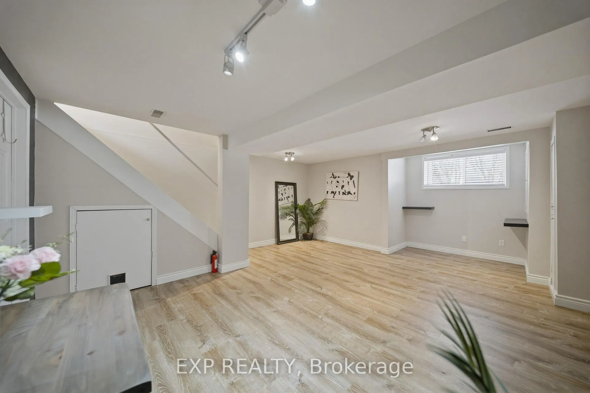 Photo 30 of 1832 Loranger Court, Ottawa, Chapel Hill — HOMEH