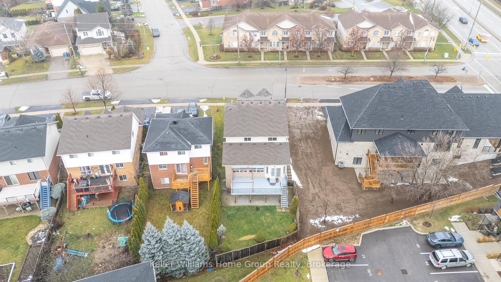 Photo 19 of 4 Clairfields Drive W, Guelph, Clairfields/Hanlon Business Park — HOMEH