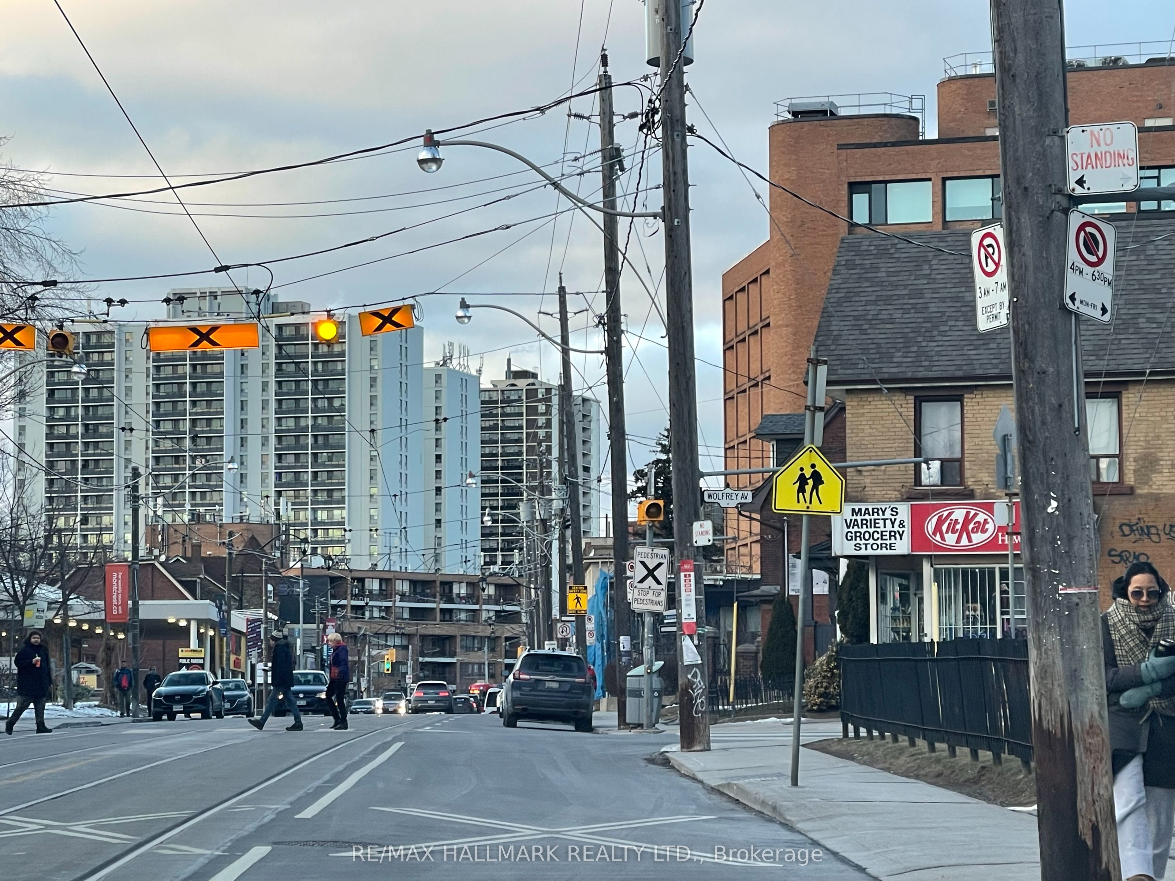 Photo 11 of 675 Broadview Avenue, Toronto, North Riverdale — HOMEH