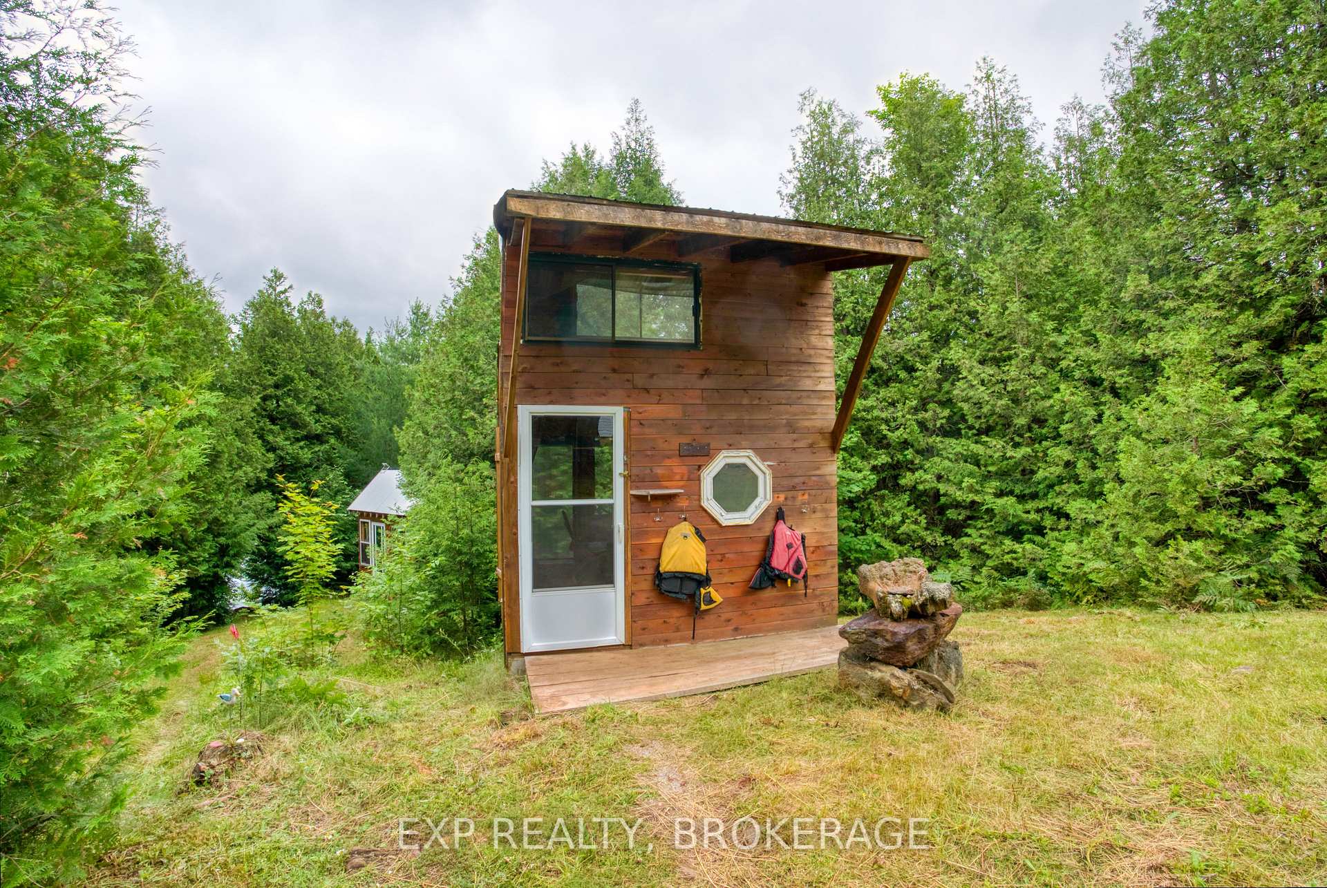 Photo 18 of 1129 Farm Lake Lane, Frontenac, Frontenac North — HOMEH