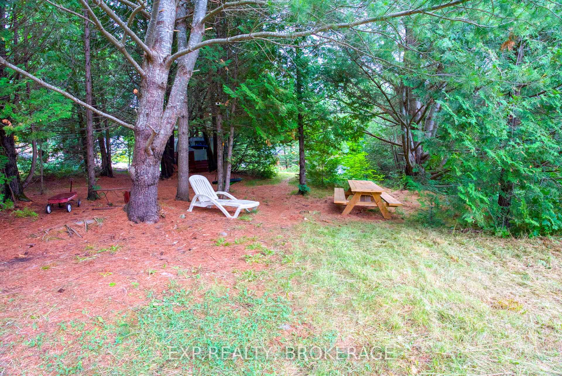 Photo 32 of 1129 Farm Lake Lane, Frontenac, Frontenac North — HOMEH