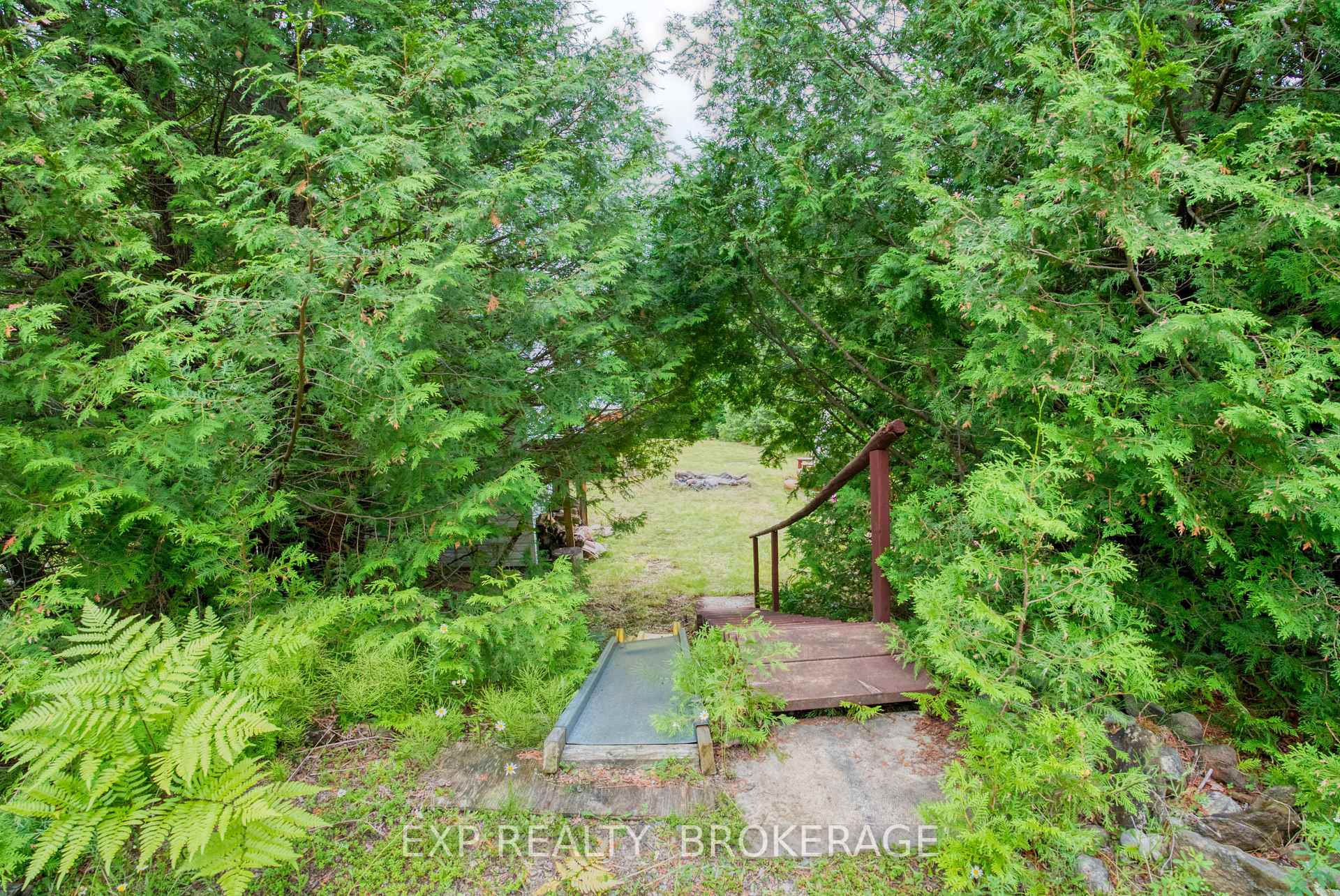 Photo 35 of 1129 Farm Lake Lane, Frontenac, Frontenac North — HOMEH