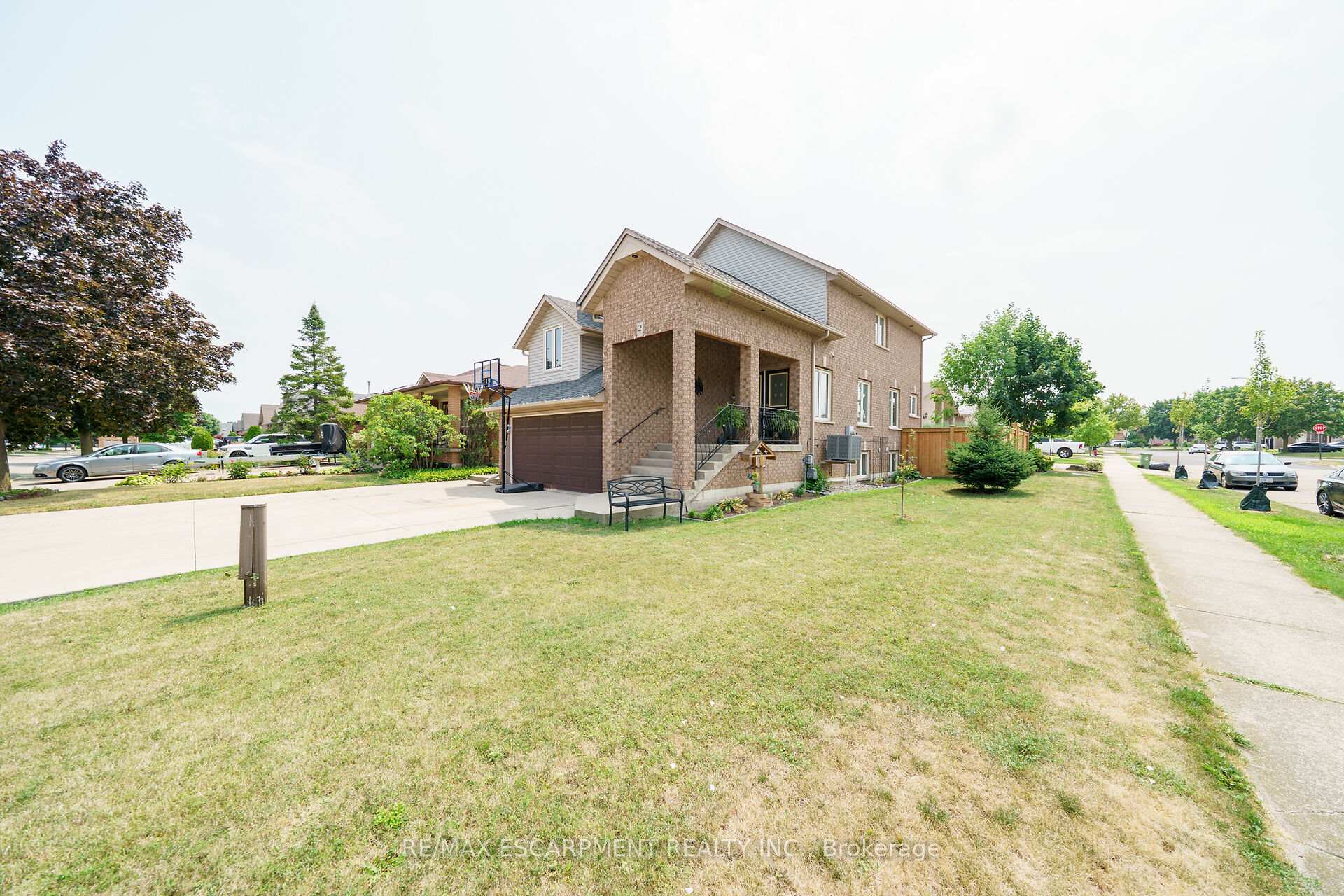 Photo 4 of 2 Tyler Drive, Hamilton, Stoney Creek — HOMEH