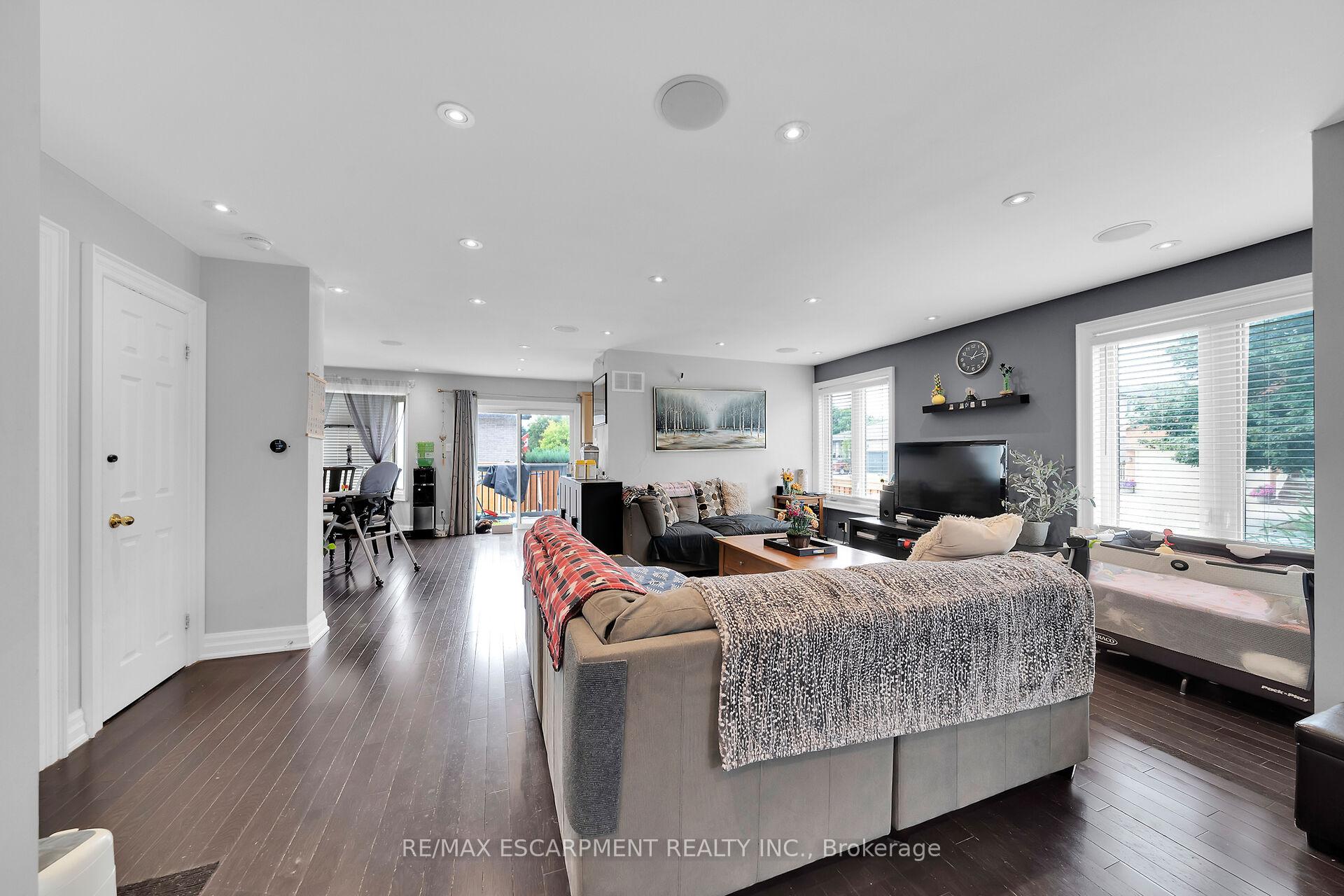 Photo 7 of 2 Tyler Drive, Hamilton, Stoney Creek — HOMEH