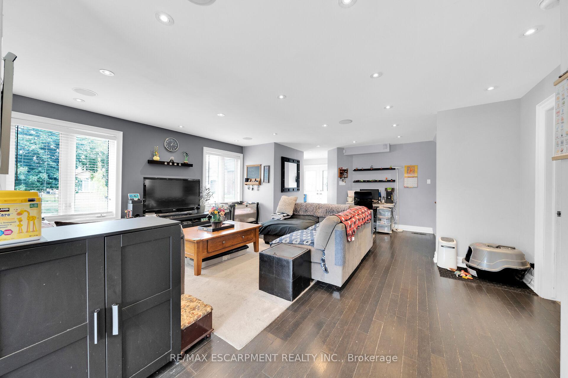 Photo 11 of 2 Tyler Drive, Hamilton, Stoney Creek — HOMEH