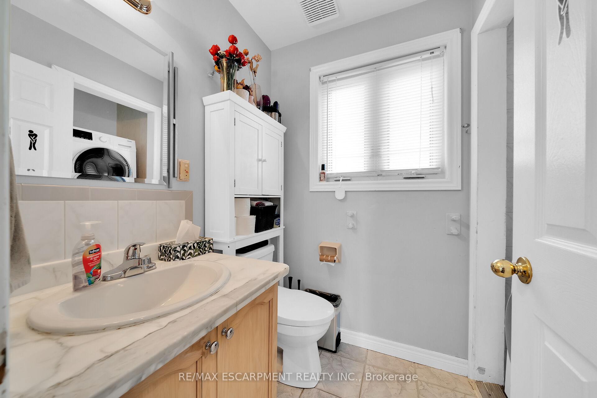Photo 12 of 2 Tyler Drive, Hamilton, Stoney Creek — HOMEH