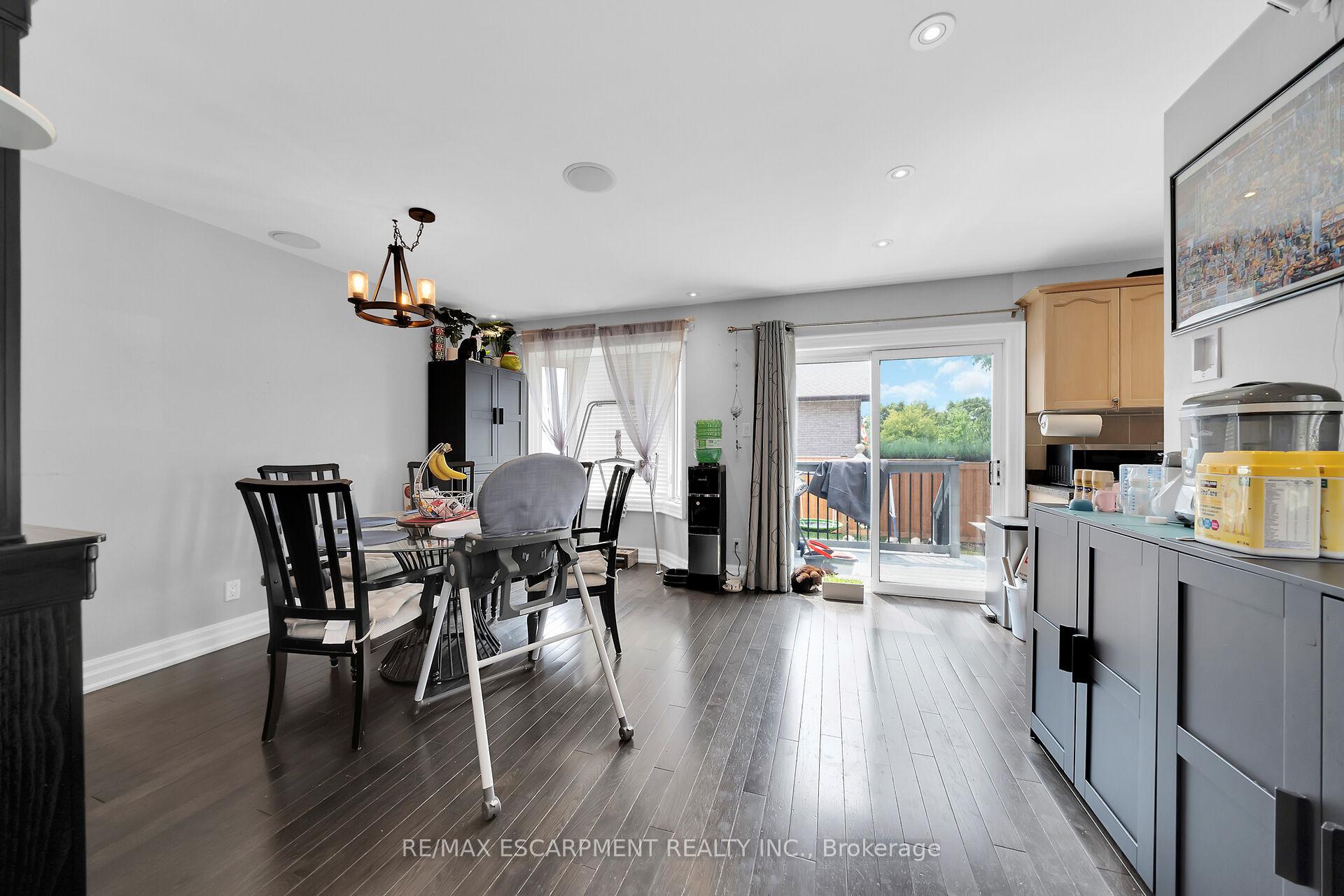Photo 14 of 2 Tyler Drive, Hamilton, Stoney Creek — HOMEH
