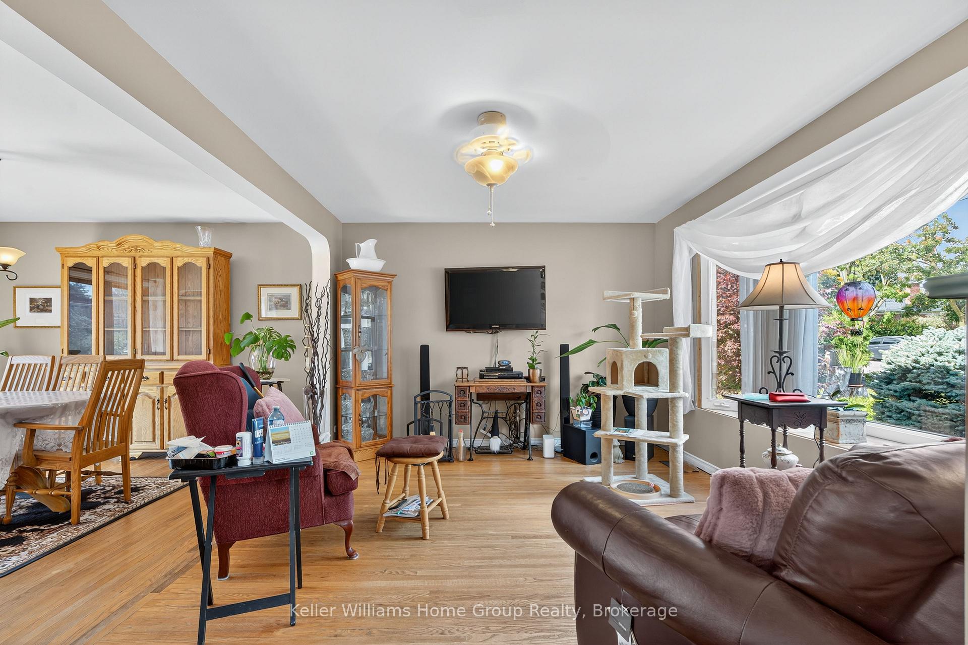 Photo 11 of 4 Western Avenue, Guelph, Junction/Onward Willow — HOMEH