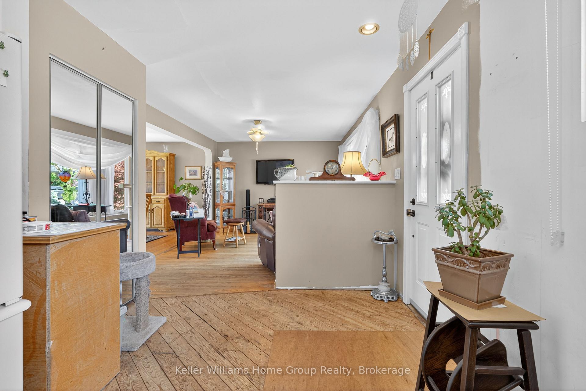 Photo 12 of 4 Western Avenue, Guelph, Junction/Onward Willow — HOMEH