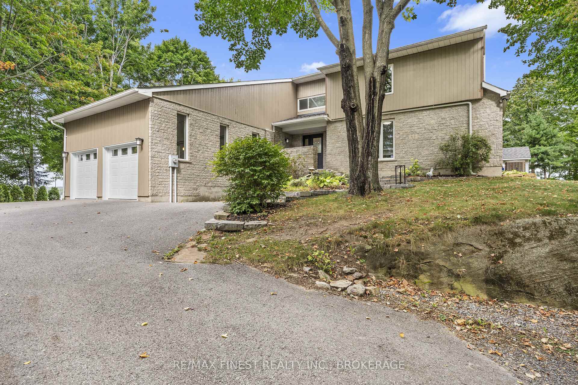 Photo 3 of 1835 Hitchcock Drive, Frontenac, Frontenac South — HOMEH